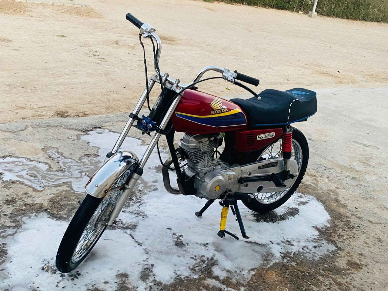 سلام عليكم دراجه يراني يوجد بيه بليته وختم بس ابيع ادوات دراجه كامله محرك نامه توه مجفت ونضيفه اينقص مابيه سعر 475 _ وبيه مجال ذا شراي _ مكاني: لزبير _طريق _سفوان..  ذا مو شراي لا طبلي رجاء رقم تواصل وتساب ***********
