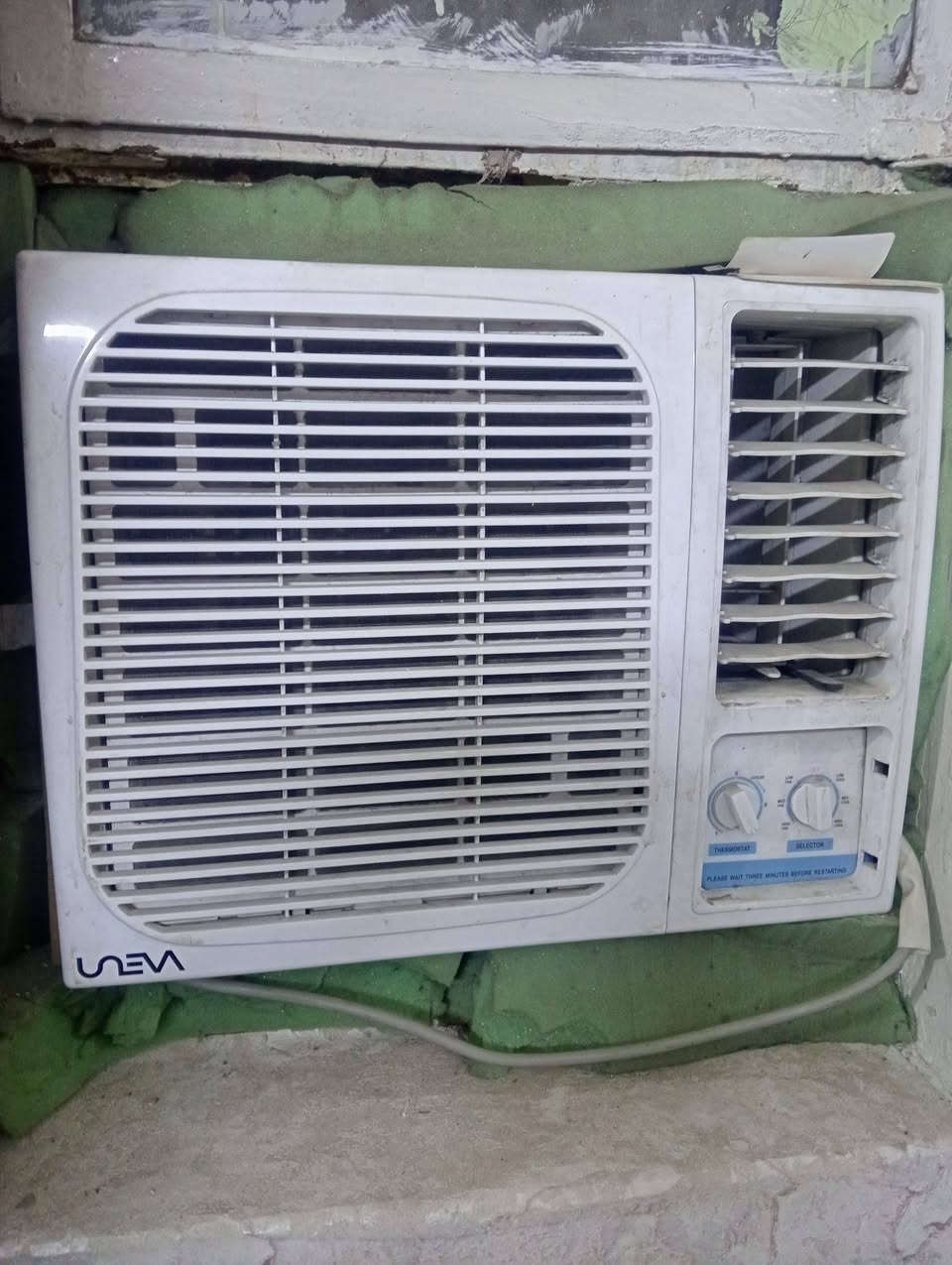 سلام عليكم عندي مكيف طن واحد اقتصادي الله شاهد موسم واحد مشتغل تبريد ثلج السعر 150 المكان بغداد الجديدة المشتل ***********
