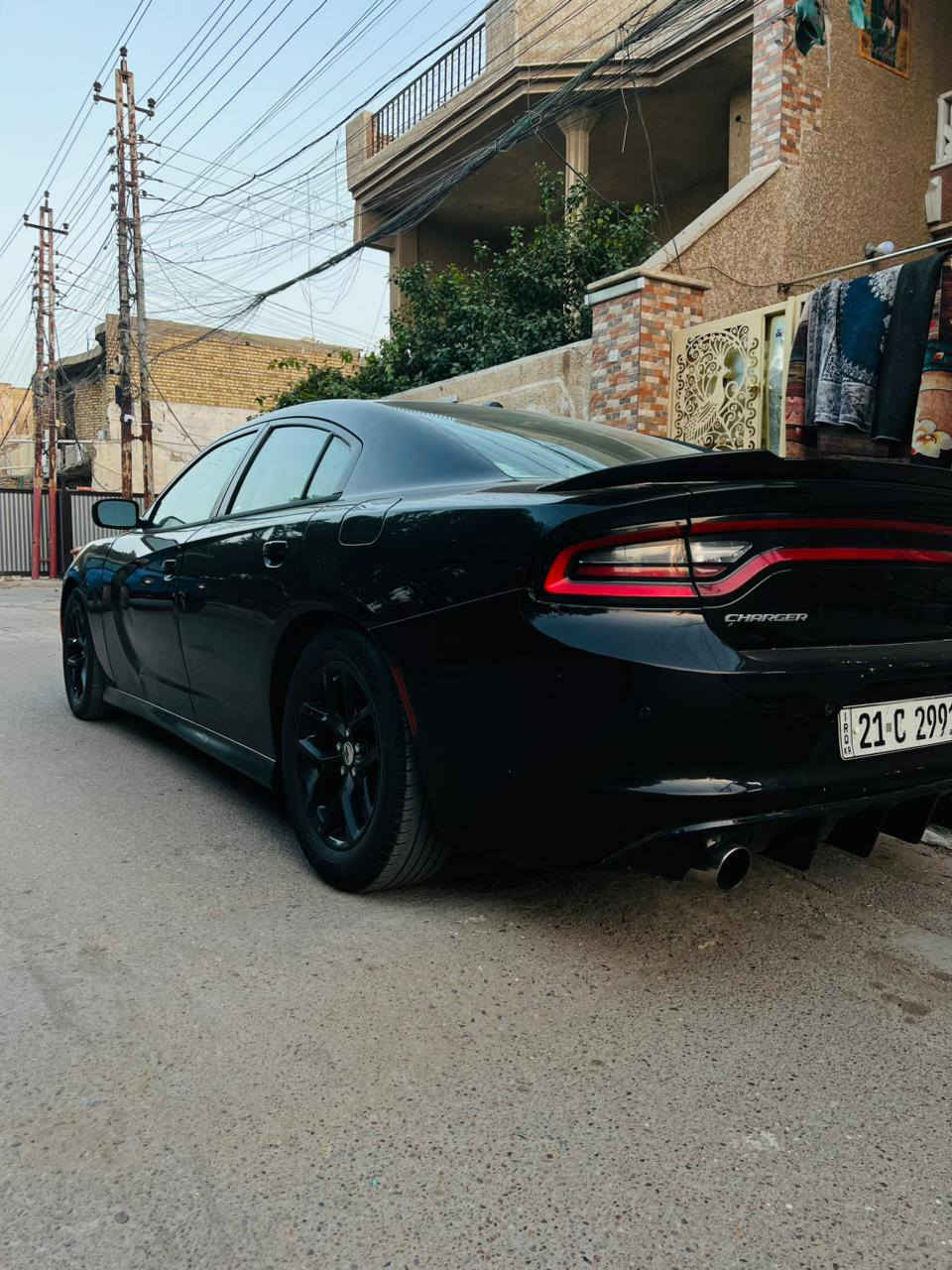 السلام عليكم للبيع موديل 15 سياره قطعتين بيها سعر 170 وبيها مجال سياره جديده ***********
