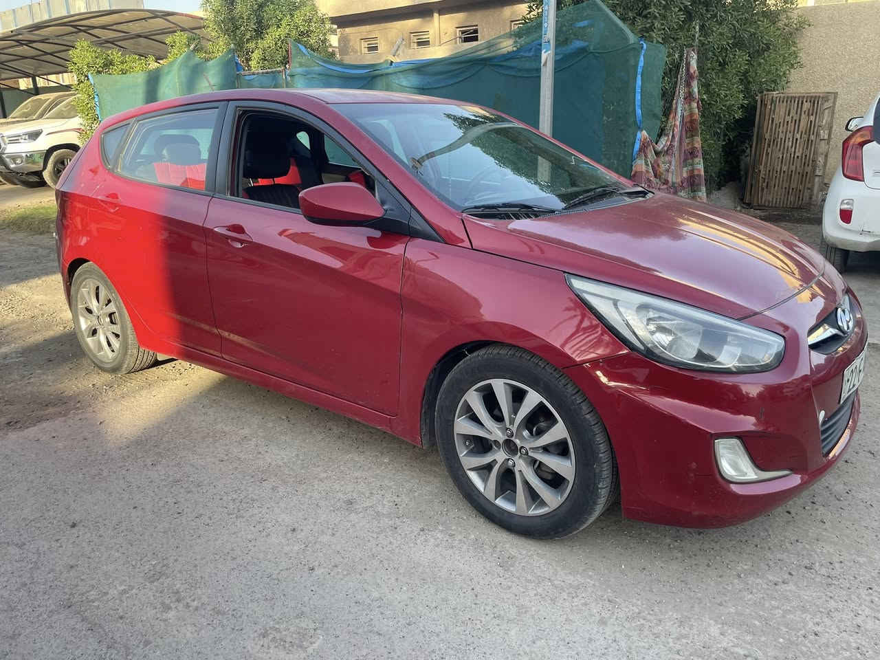 السلام عليكم اكسنت هاج باك موديل  ١٦ امريكي حادثه موضح بالصوره وبيه صبغ ٣ قطع  محرك ١٦٠٠ السعر ٨٥$ وبيه مجال الاتصال ع هذا الرقم 
***********
