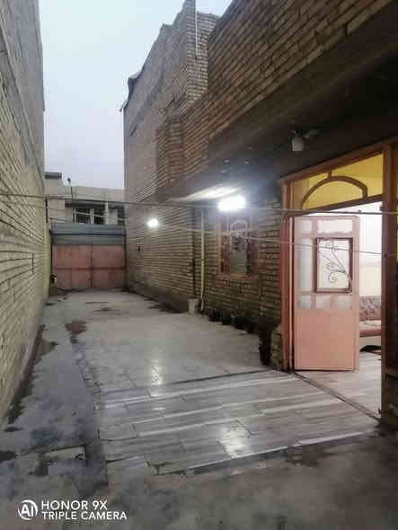 دار للبيع سعر 130 بي مجال  طابو صرف زراعي  175 متر تقريبا او اكثر واقع حال  عبارة عن وجه ٤متر تقريبا وطول ٢٤ متر ساحة ، ودار واسع بعرض ١٤ متر ويزيد ، (شبه الخلفية ) الشعلة خلف الطوارئ ،، ***********
