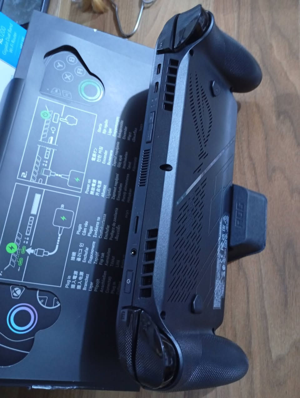 ROG Xbox Ally X روج اكسبوك الاي اكس
السلام عليكم  للبيع فقط  ماعندي توصيل مكاني البصرة اشتريته جديد تاريخ الشراء 24/1/2026
يعني الجهاز ماصارله 10ايام من مستخدم واتساب *********** 
السعر مليون و450
