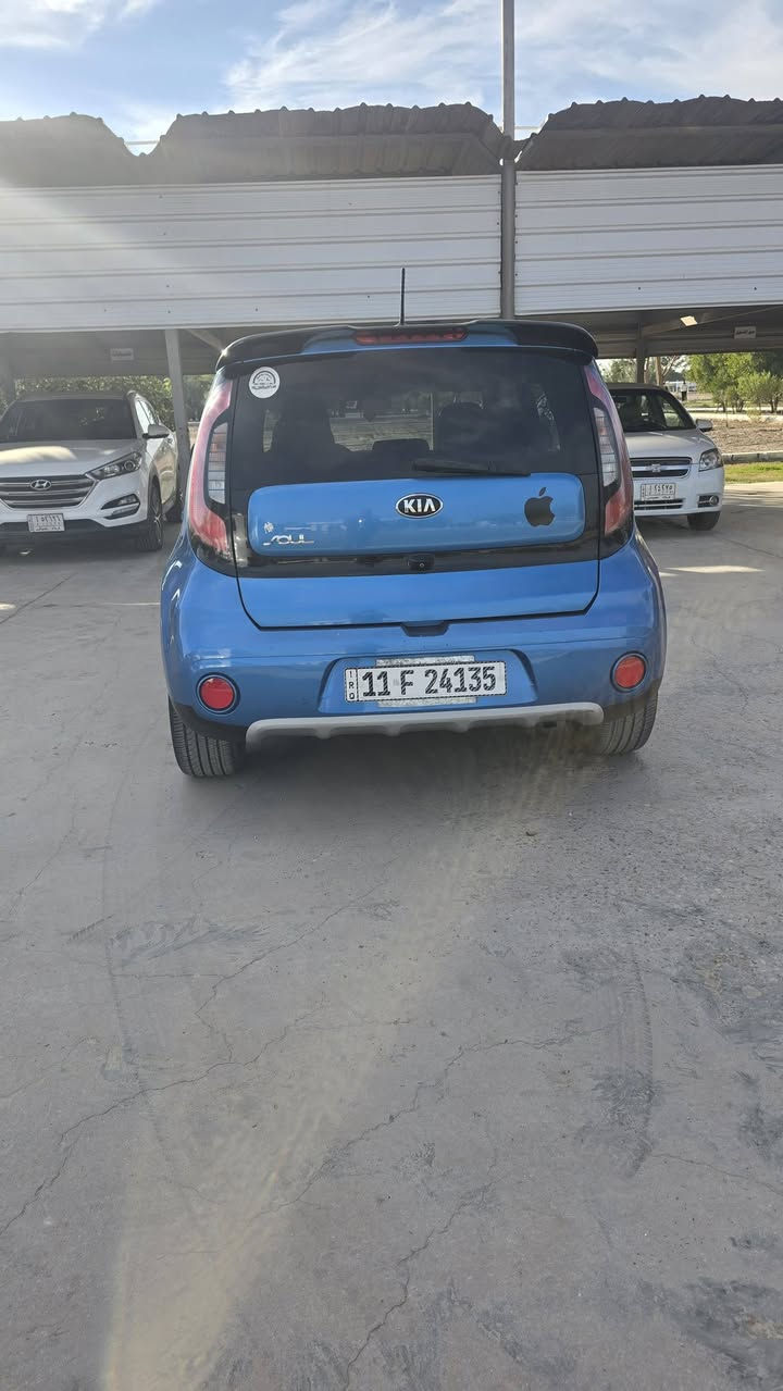 سلام عليكم للبيع فقط
كيا سول ٢٠١٩ وارد امريكي الحادث والسونار واضح بالصور بجم كبس السيارة بدون اي نقص بيها طختين هم موضحهن محرك ٢٠٠٠ شاشة كامرا ويل كب 
السعر ١٣٨ ورقة مكاني كربلاء 
للاستفسار الاتصال ***********
