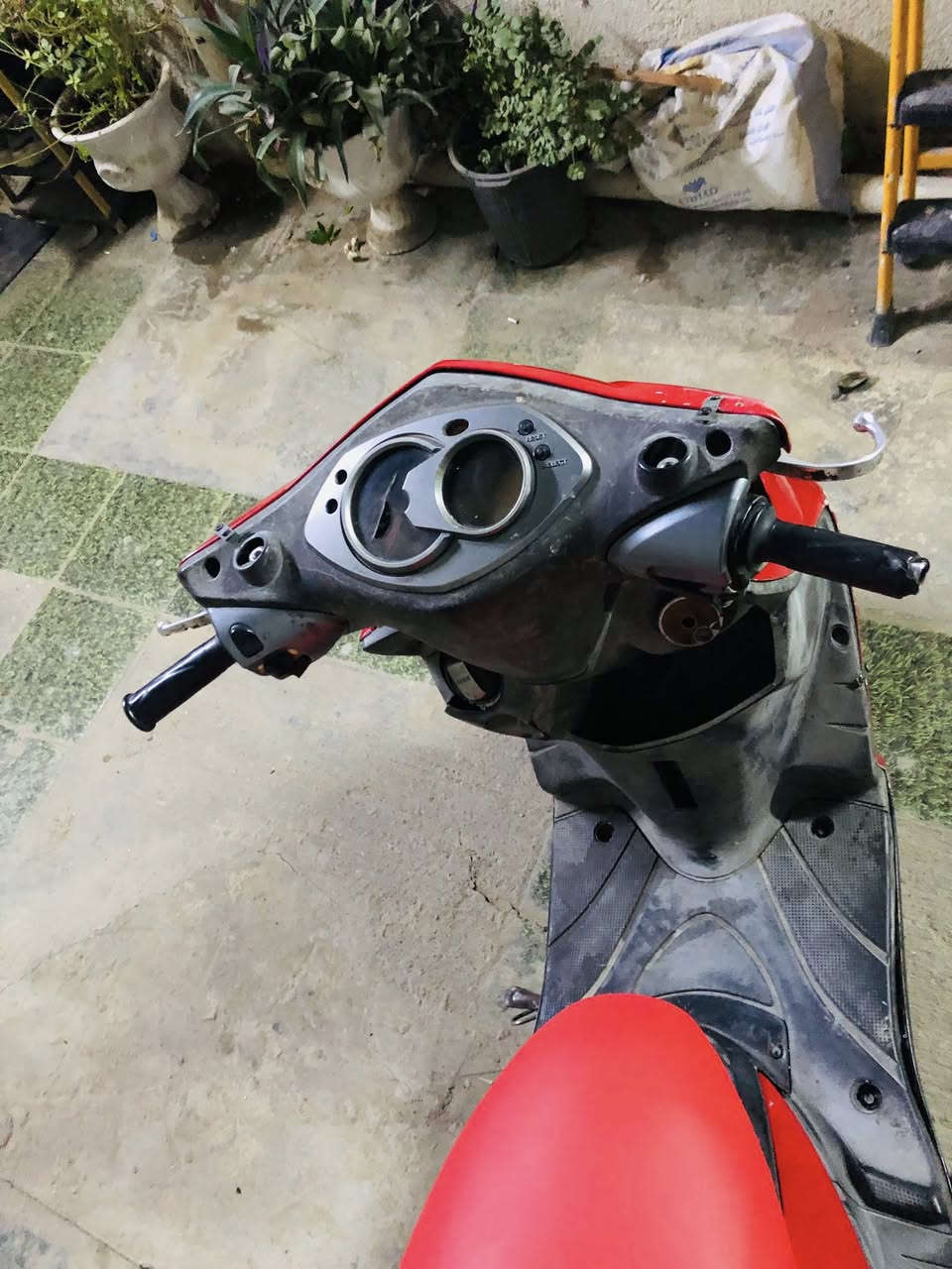 السلام عليكم سكنس فحل نوزل للبيع الدراجه كلشي مابيه نقص فقط ستاند خلفي الدراجه شلعه ومعدل كهربائيات كله شغاله الدراجه كلى اسبوعين ادرله دهن امزويل السعر 550بيه مجال بسيط العنوان بغداد حي اور قرب جامع الفردوس ***********
