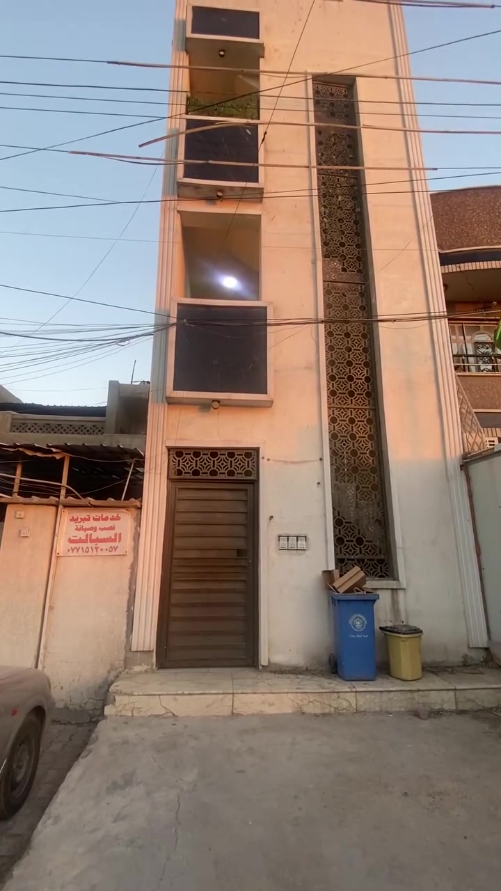 بنايه للبيع الشعب حي التجار
المساحه 87
الواجه 4/30
النزال 20
متكونه من 3 طوابق
كل طابق شقه 
كل شقه متكونه من غرفتين نوم  ومطبخ  وحمام ومناور 2
الاستفسار مكتب برج بغداد شارع التجار 
***********
