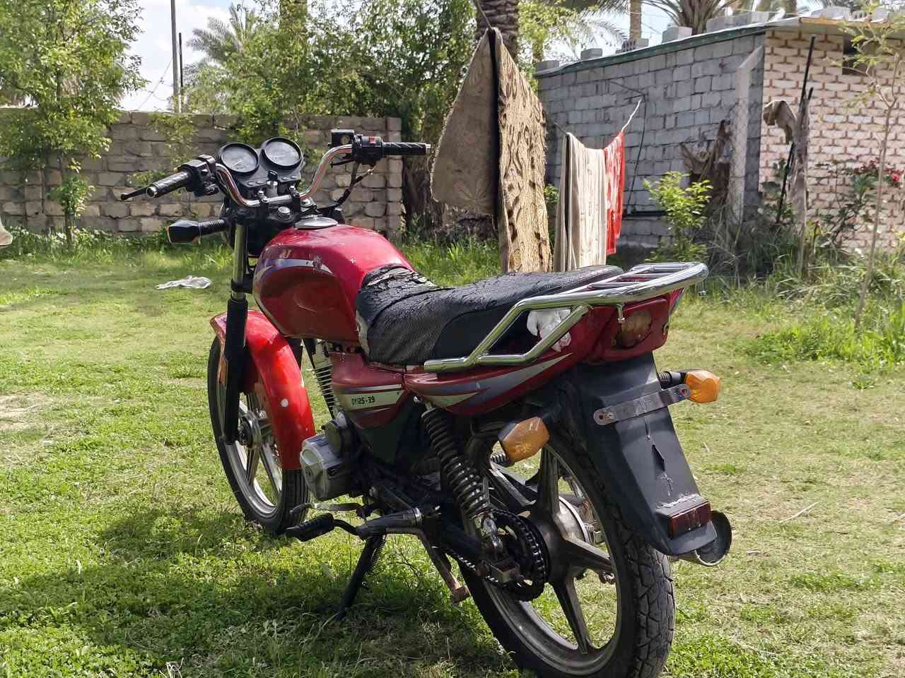 السلام عليكم
دايون 19 كلك كامله كهربائيات وسلف وفول نضافه ناقصه باتري الدراجه مال جناي مشيها قليل ناعمه السعر 550 وبيها مجال للشراي 
للأستفسار
***********
