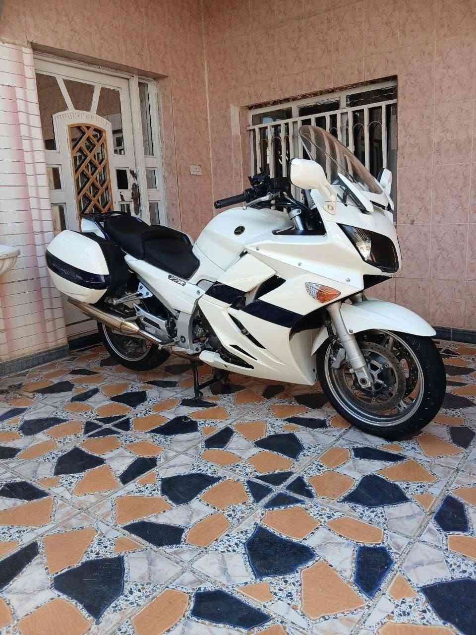 للبيع ياماها اف جي ار 1300 دخول جديد 
موديل 2011
 نضام اي بي اس 
جام كهرباء 
تدفئه يدات 
جنط الوكاله 
ممشى الدراجه 17 الف مايل فقط 
دراجه بحاله الوكاله 
السعر المطلوب 30
مكاني سامراء 
الشراي يتصل ***********
