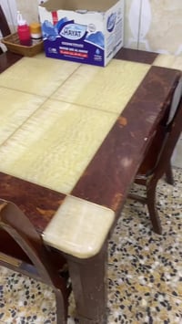 7طاولات خشب مع كراسي 25 للبيع 07765953200