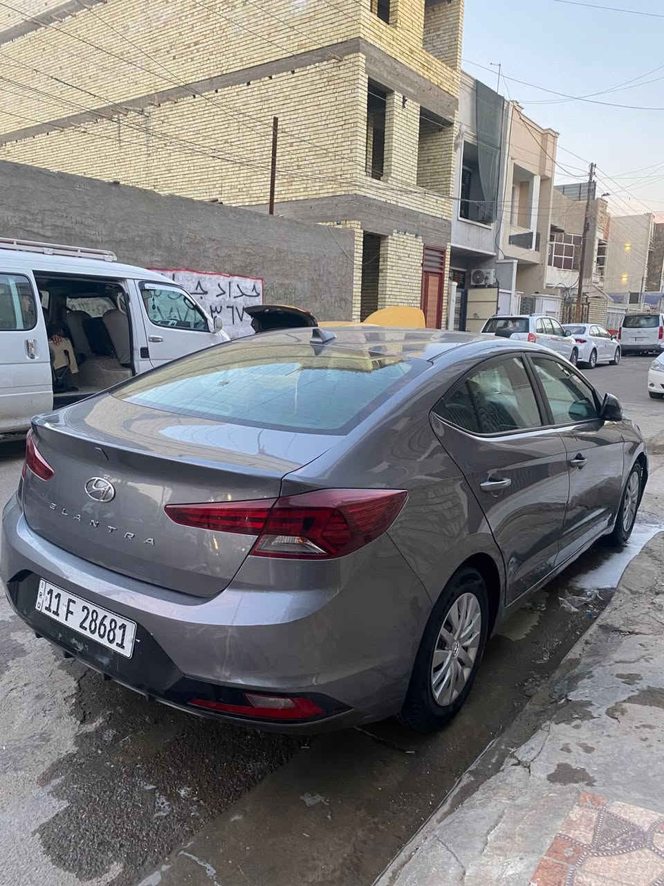 السلام عليكم النتره وارد امريكي جاملغ وبنيد صبغ فقط وشويه مرشوش من الباب الصدر كير اتي كير ومكينه مكفولات تخم تاير صدر جديد تحكمات ستيرن داخل لونين زنون كامره دواره شاشه بلاديه رادار تلاث انظم قياده سياره ماشيه 70.الف رقم بغداد تحويل مباشر السعر 117مكاني بغداد حي الجهاد ***********
