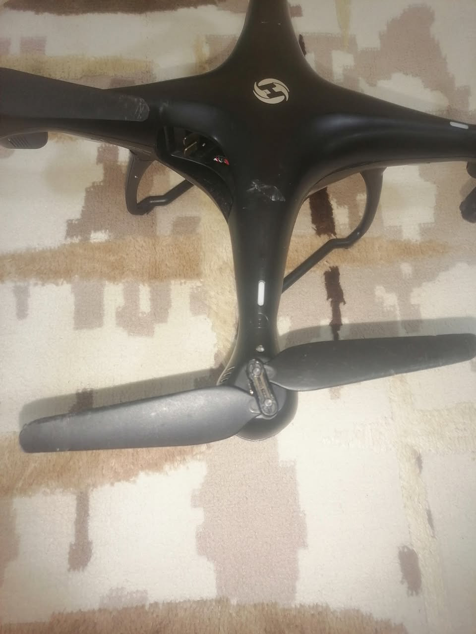 للبيع للبيع للبيع عدد ٢ درونات نوع HS  معاهن ٣ بطاريات جديد سعرهن ١٧٥ الف مكانيسعرهن  كركوك هذا رقمي *********** اليشتري يتصل
