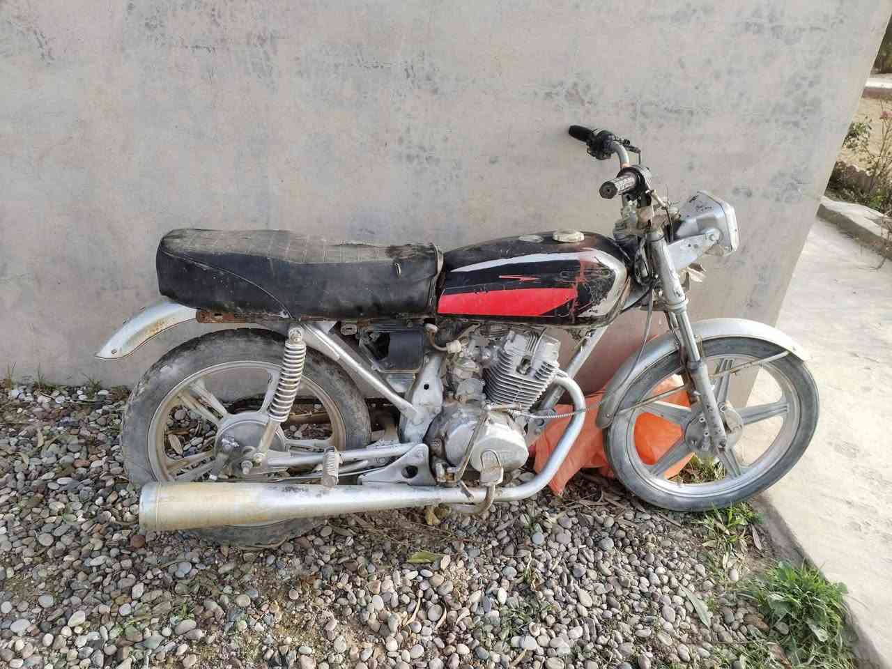 موطور شغال للبيع


**إذا كنت صاحب هذا الإعلان وتريد حذفه لأي سبب، رجاءا أرسل رسالة إلى الدعم الفني**