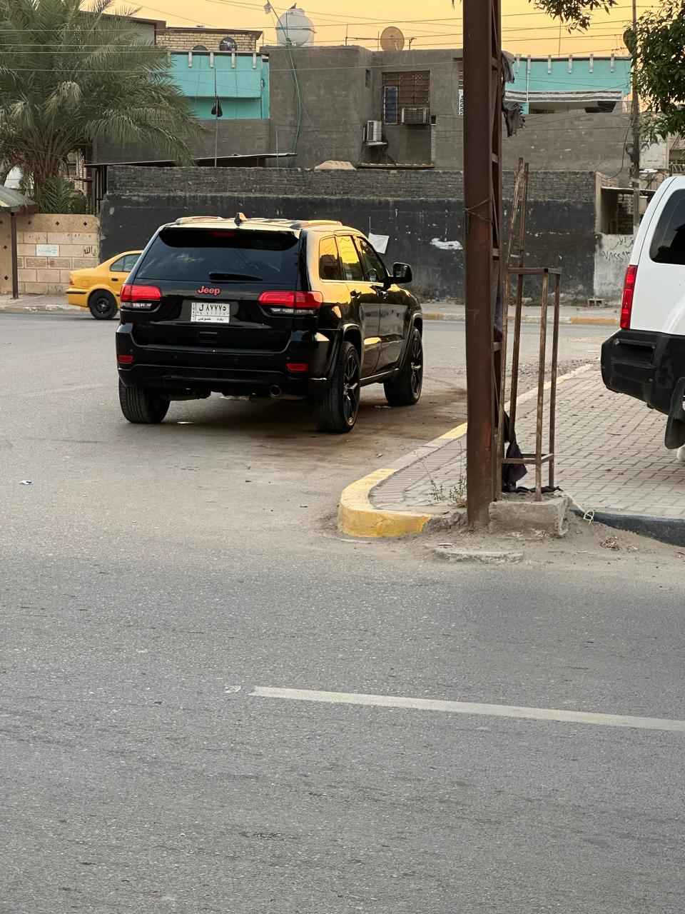 جيب كراند شيروكي  موديل 2018 ليمتد بيع او مراوس 
فول مواصفات بصمة 6 سلندر
المحرك : V6.  3.6L . 
المواصفات : 4x4• 
•  كاميرة . 
•  تشغيل عن بعد .
•  الصندوق الخلفيي كهربائي
•  حساسات خلفية  
•  تدفئة كشنات + ستيرن 
فتحة.  
شاشة كار بلي
ماوس فور ويل
•  مانع تصادم خلفي 
•  محدد سرعة .
. كشنات جلد 
•  نظام التشغيل والاطفاء الاوتوماتيكي .
•  نظام بريك اوتماتيكي.دمام خلفي
السعر 185 وبيها مجال 
السيارة مصبوغة احزام بدون دواخل تجي وتشوف بغداد, العراق


**إذا كنت صاحب هذا الإعلان وتريد حذفه لأي سبب، رجاءا أرسل رسالة إلى الدعم الفني**