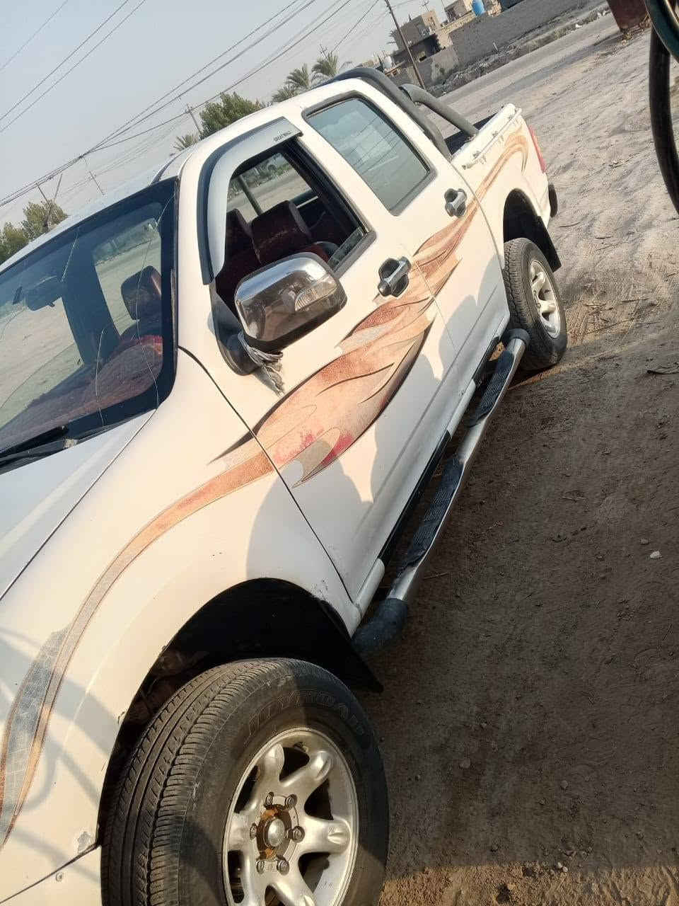 السلام عليكم سياره كريت ويل 
سيارة نظيفة حدادية جديدة تخم تاير جديد تبريد ثلج مكينة نظيفة سيارة ب اسمي مداور ثاني يوم بيها ضربة خفيفة فقط بالبنيد المكان دواية.ناصرية رقم سيارة ذي قار 
رقم صاحب السيارة..***********.سعر سيارة 54وبيها مجال

