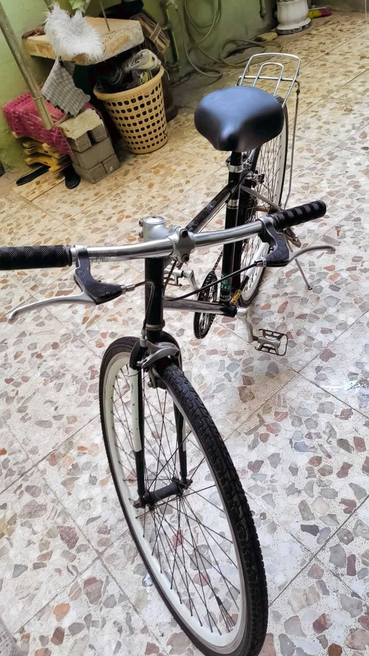 السلام عليكم بيسكل c700 للبيع البيسكل نضيف وجاملغاته جدد وبعدهن ممشدودات والتيار الخلفي بي بنجر السعر 80 وبي مجال عنوان بغداد مدينه الصدر للاستفسار الاتصال على الرقم ***********
