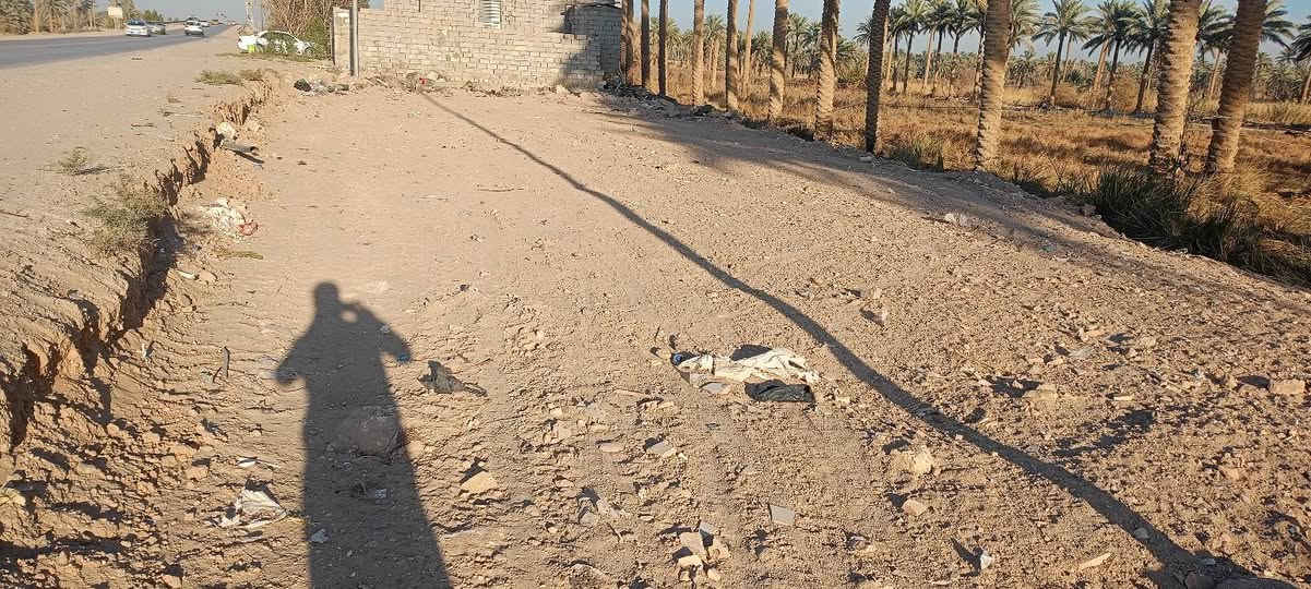 السلام عليكم قطعه للبيع مساحته
600م ع شارع العام قرب الجسر ال عيسى 
تصلح سكن او مخزن او محلات للستفسار 
ع الرقم ***********
