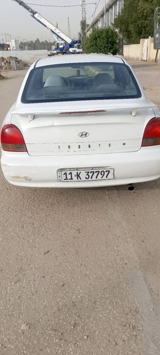 سوناتا موديل 2000بسمي مابيه اي نقص تبريد حداديه دواخل كير عادي  للتكلي شبيه تجي وتكلب واني خادم السياره نوزل وليس كابريتر مكاني ديوانيه***********
