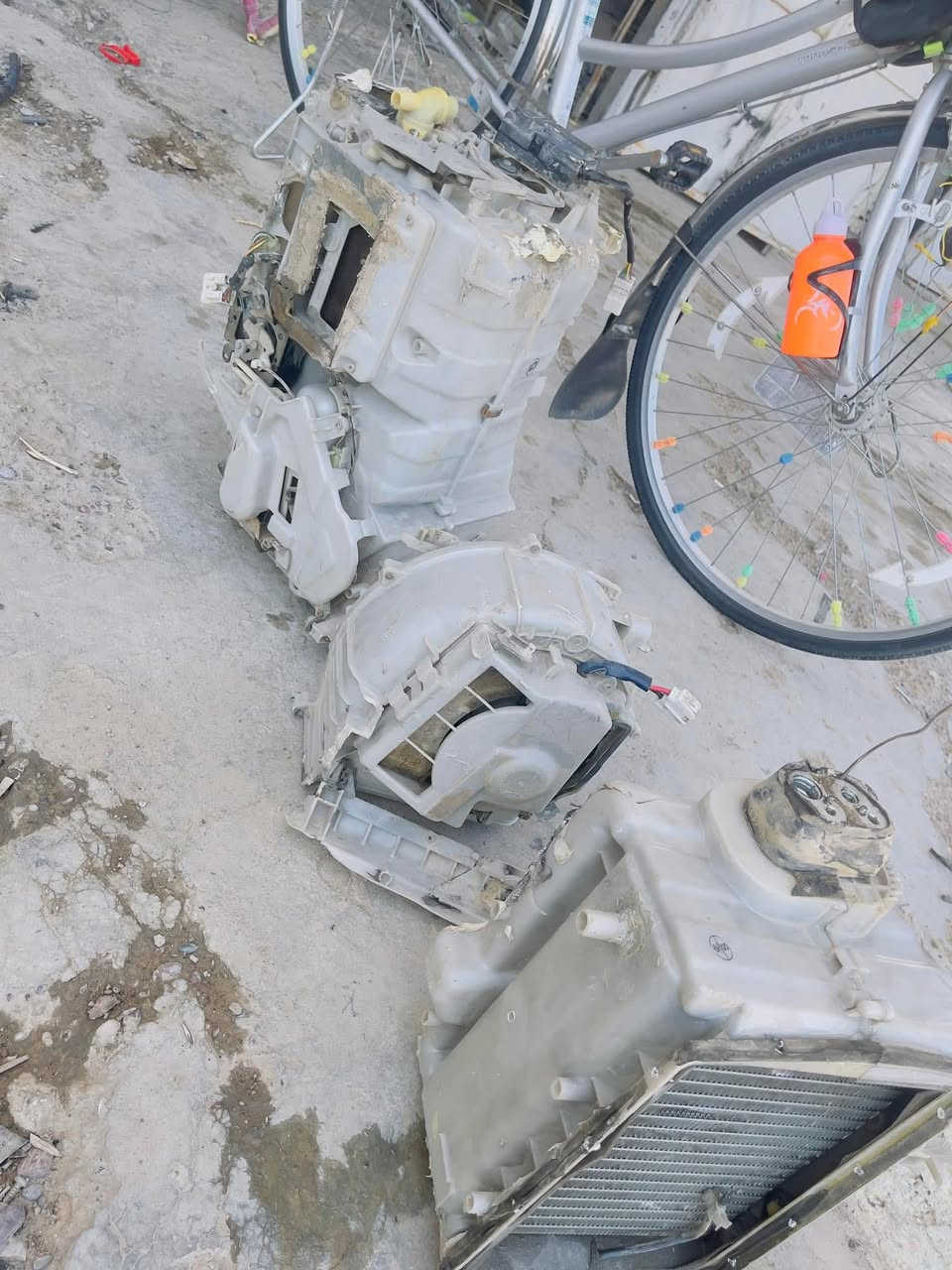 كراج الأخوين للتحوير وتصليح التدفئة والتبريد كافه انواع السيارات المحوره والسيارات الاصلي 
العنوان الشرقاط  قريه شكرآ /هاتف *********** /***********/ أحمد ألحنين أنور حامد أللهيبي
