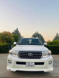 لاندكروزر • ٢٠١٥ • ٤٨٠٠٠ كم