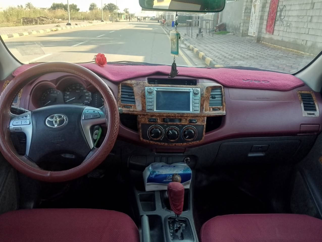 سلام عليكم سياره فورويل موديل 2014 رقم واسط 
كير اوتماتيك باقي مواصفات خاص سعر  235 وبيه مجال 
رقم الهاتف *********** لعنوان واسط لكوت
