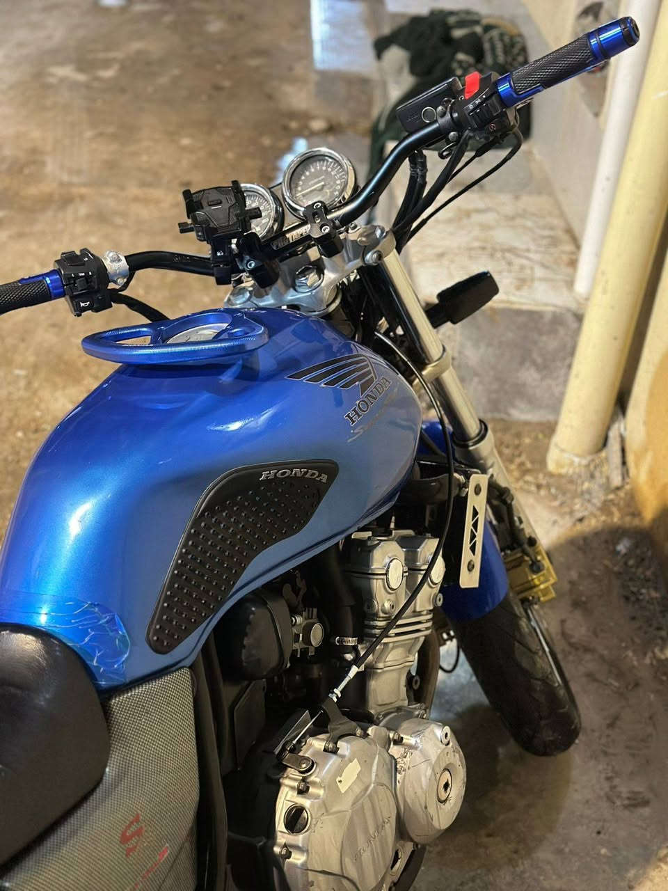 سلام عليكم دراجة سيبي فور نوزل حديث جديدة بمعنى الكلمة الدراجة ما نقصها برغي كلشي شغال 100% تاخذها كاملة اكفلك كلشي بالدراجة من البداية للنهاية عنواني كربلاء السعر 22 ونشاء الله بيها مجال للطيبين ورجائا الما يعرف بيها لو ميعرف باسعارهن لا يدخلي وتحياتي للجميع الحب والاحترام رقم *********** واتساب موجود ❤️ كربلاء, العراق
