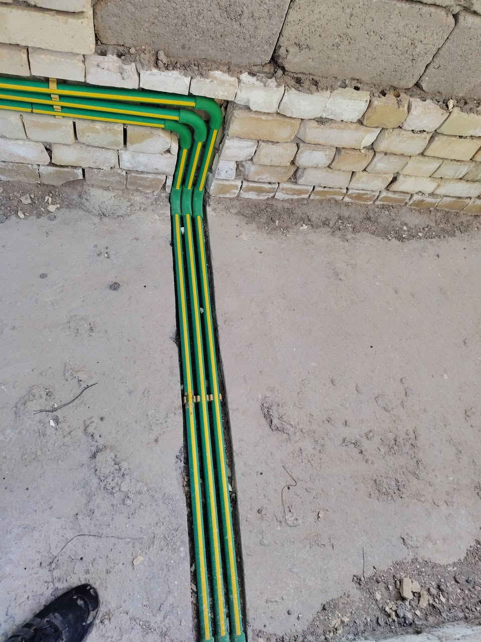 اكمال فله مساحه ٤٠٠ متر في منطقه حي الجهاد المكاسب
تحتوي على اربع مجامع صحيه بالاضافه إلى المطبخ والسبالت كما موضح في الصور
عملنا داخل بغداد فقط للاستفسار الاتصال على الرقم ***********
