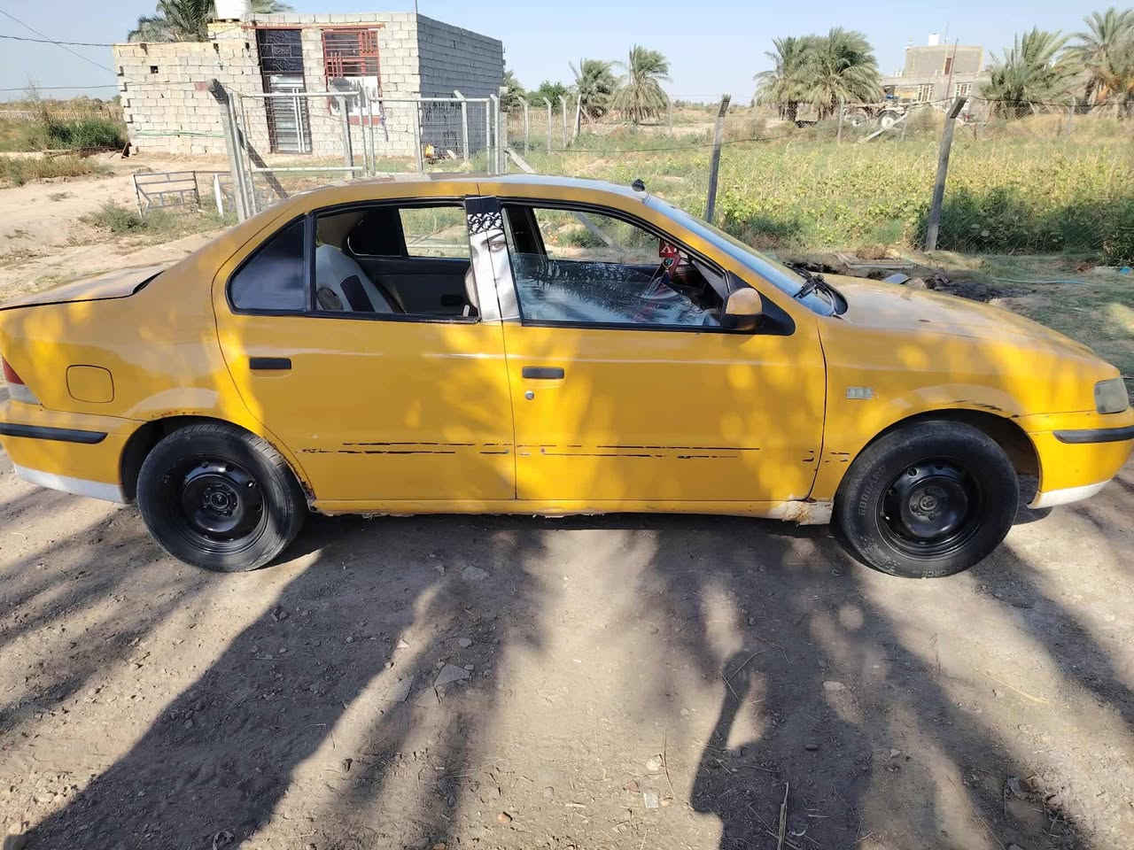 سمند للبيع مكينه وكير شرط  توني مجفتها بدون راعي سنويه اصليه طافيه بيها حرگ بالضفيره ماتشتغل ابيع كوم حديد اكفلها سرقه وعشاير سعر 7$ وبي مجال 
مكاني شطره.  ‭0786 241 0736‬
