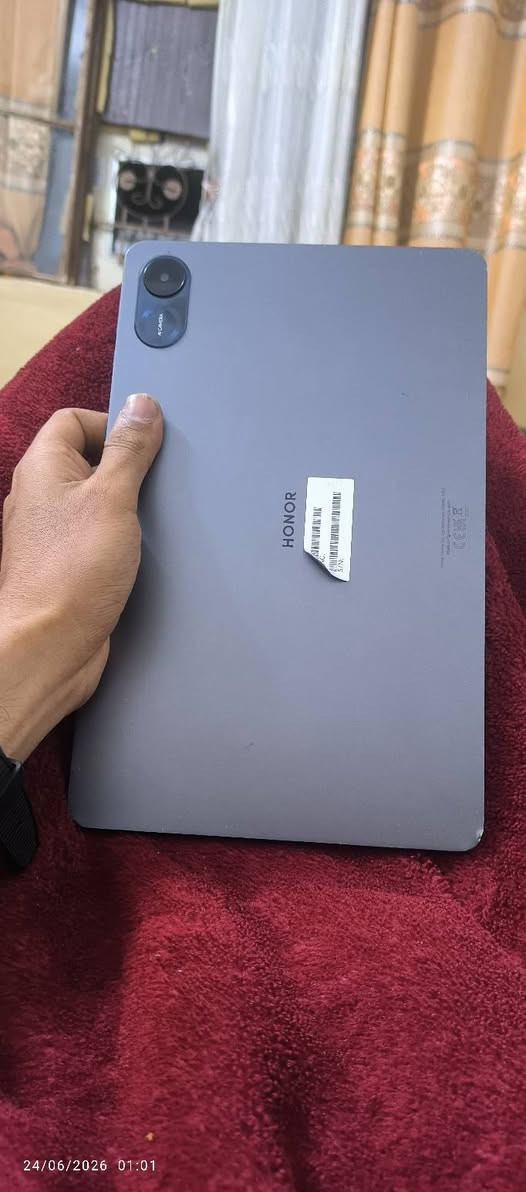 الشاشة: 11.5 إنج، دقة 2000×1200، معدل تحديث 120Hz.
⚙️ المعالج: Snapdragon 685 ثماني النواة.
🧠 الرام: 4 جيجابايت (ويستخدم توسعة RAM افتراضية).
💾 السعة التخزينية: 128 جيجابايت.
🤖 النظام: أندرويد 13 مع MagicOS 7.1.
🔊 السماعات: 6 سماعات ستيريو.
🔋 البطارية: 7250mAh.
⚡ الشحن: 22.5 واط.
📷 الكاميرا الخلفية: 5 ميغابكسل.
🤳 الكاميرا الأمامية: 5 ميغابكسل.
📶 الاتصال: هذا الموديل Wi-Fi فقط (ما يدعم شريحة اتصال).
250


**إذا كنت صاحب هذا الإعلان وتريد حذفه لأي سبب، رجاءا أرسل رسالة إلى الدعم الفني**