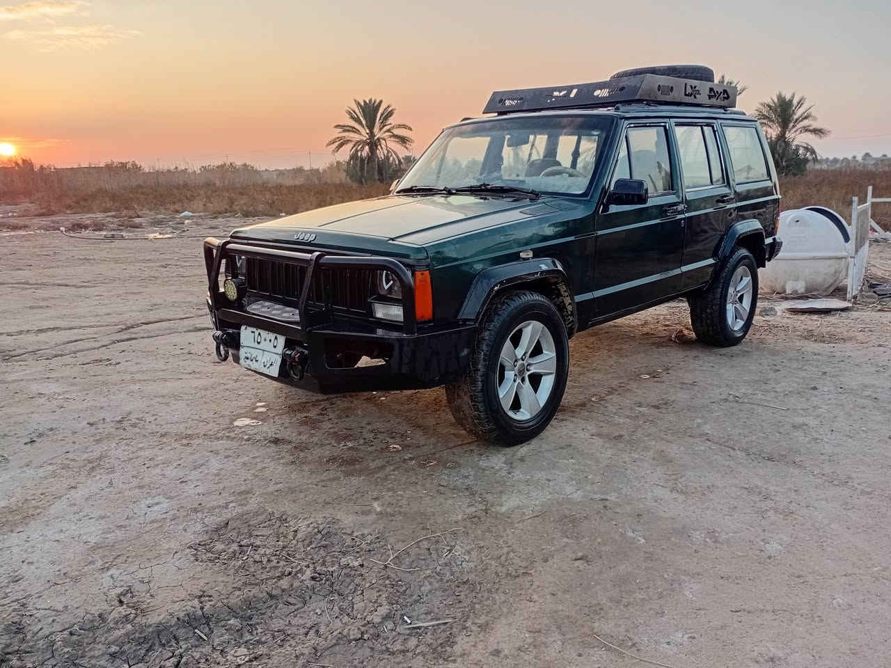 للبيع جيب شيروكي موديل ١٩٩١ رقم سليمانيه سنويه ساقطه سيارة جاهزة مكينه وكير ففتي للبيع السعر ٣٩ مال بيع مكاني. اليوسفيه شراي اتصل ***********
