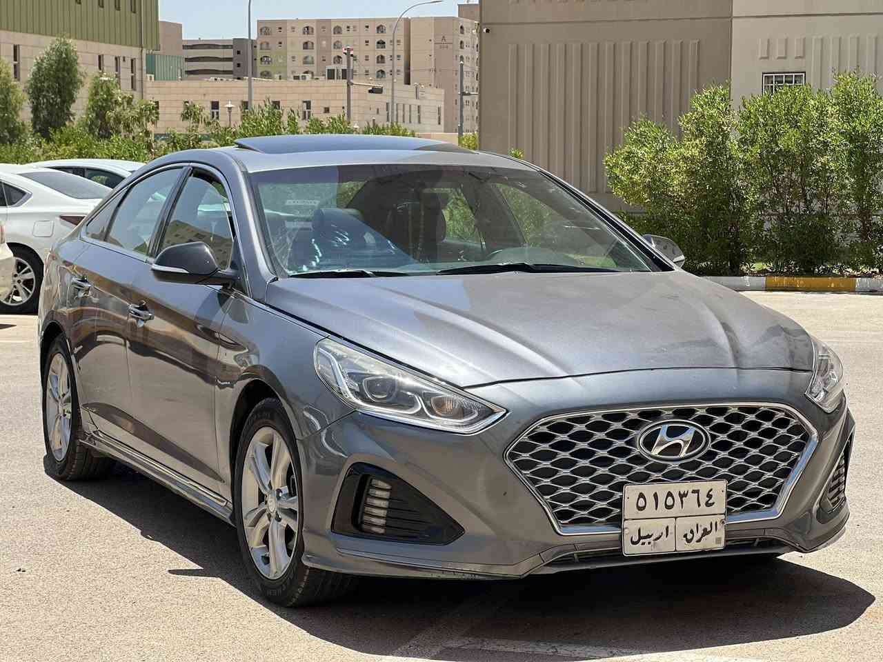 السلام عليكم .. للبيع
هونداي سوناته سبورت 2018
لون رصاصي 
المحرك/2400
الكير/AT
مواصفات 
فتحه سقف
كشنات جلد
كشنات كهراباء 
تدفئه مقاعد 
تدفئه سترنك 
رادار جانبي 
حساسات 
بصمة ابواب 
ثلاث وضعيات قياده 
لايت زنون 
شفتات ستيرنك 
حادث السياره ثلاث قطع 
السياره ماشيه72 الف 
رقم اربيل تحويل او وكاله عامه 
بيه سونار راسلني خاص ادزه الك👍🏻
معروضه ب122 ورقه وبيه مجال 
للاستفسار الاتصال على الرقم ***********
