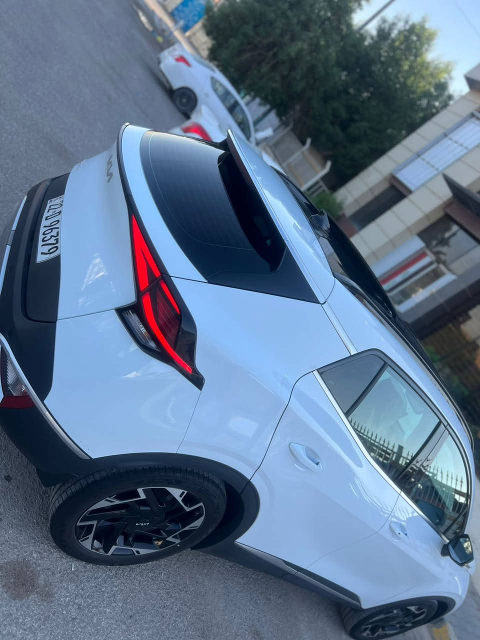 ياالله
السلام عليكم كيا سبورتج 2024 SX برستيج 
خليجي كفاله عامه على وضع الشركه

Kia Sportage Sx-Prestige 2024 2.5L

حجم المكينه : 2500     

             ماشيه : 17 آلاف كيلو 

الضرر : مكفوله خليجي 

#المواصفات

1. شاشه كبيره

2. بصمه

3.بنوراما 

4.تشغيل عن بعد 

5. جنطه كهربائيه 

6. رادارات جانبيه

7. رادار امامي

8. لايتات لد 

9. بكلايت لد 

10. كشنات جلد بقلاوه

11.هيترات بالكشنات حار بارد

12. ويل كب 

13.اشاير بالمري

14.كيجات دجيتل 

15. قطعتين تبريد 

16. تبريد بيانو 

17. تحكم 

18. نظام سبورت ايكو عادي

19. تو ويل

20.ايقاف ذاتي اوتو ستوب

21.حساسات خلفي امامي

22. اوتو هولد 

23. نظام منحدرات 

24. كشنات كهرباء

25. شحن وايرليس 

26. كشافات

27.كشن السايق ميمري 

تفاصيل اكثر هذا رقمي *********** تحياتي 

مكاني النجف الاشرف شارع الزهور 💐
