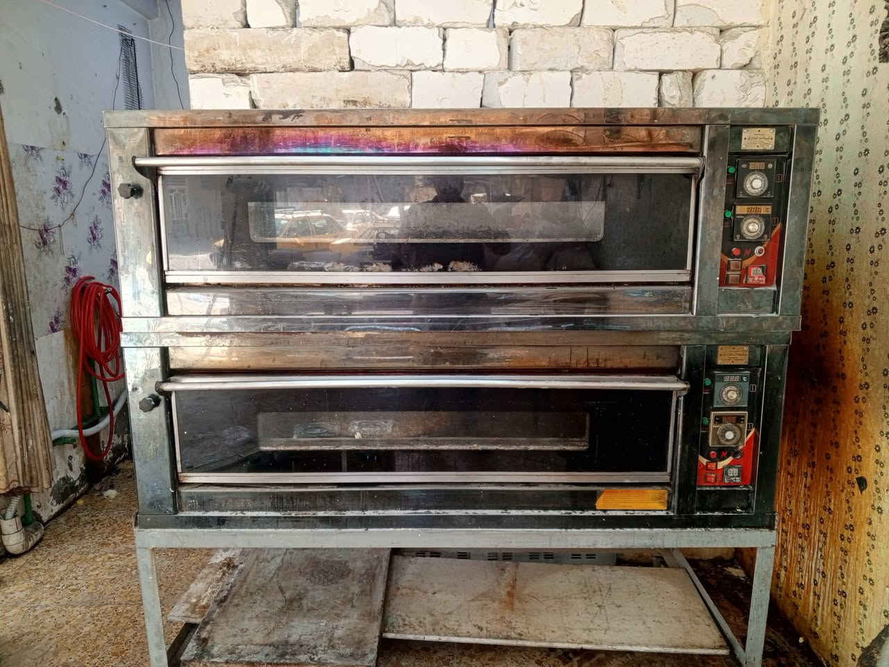 فرن خانتين منفصل مع القاعده حجم ٧٠×١٣٠
الاعظميه ***********
مليون و١٠٠ الف
