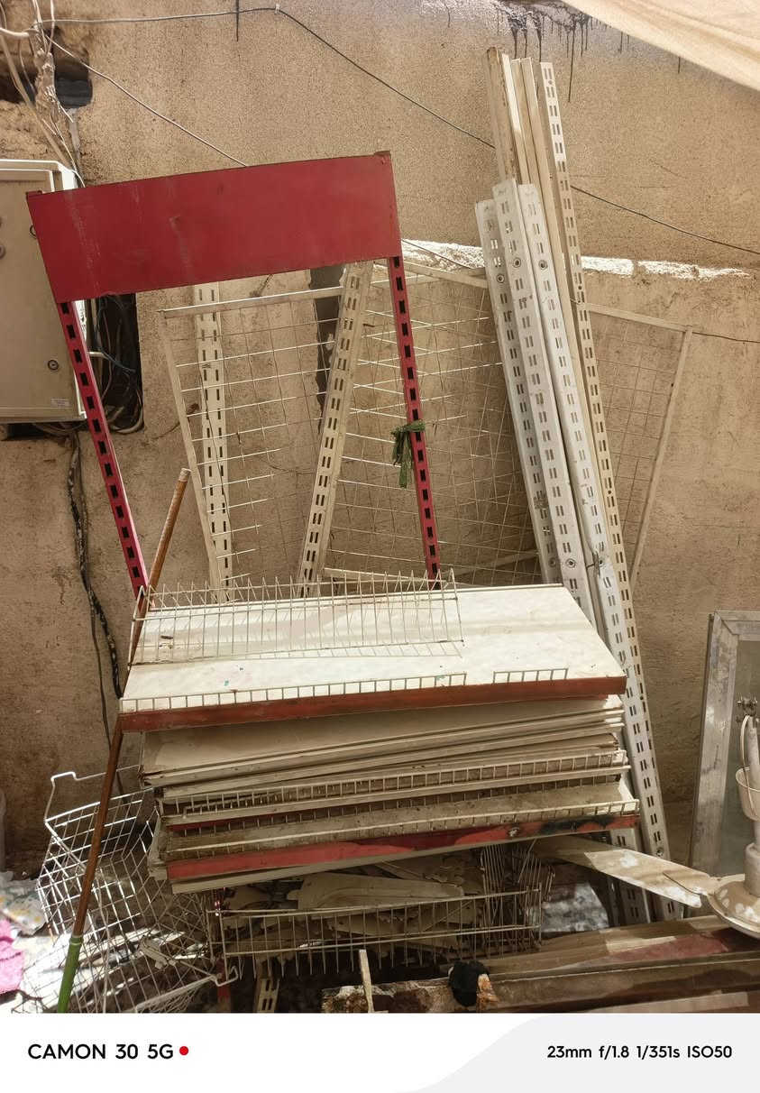 السلام عليكم
جام خانه العدد ٢ 
ارتفاع مترين ونص
عرض مترين ونص
كبنكات العدد 2 
ارتفاع مترين ونص
عرض مترين ونص
فاترينه ارتفاع متر عرض متر ونص
رفوف مستعملة نضيفات
للبيع 
خاص مفتوح
اتصال على الرقم
***********
