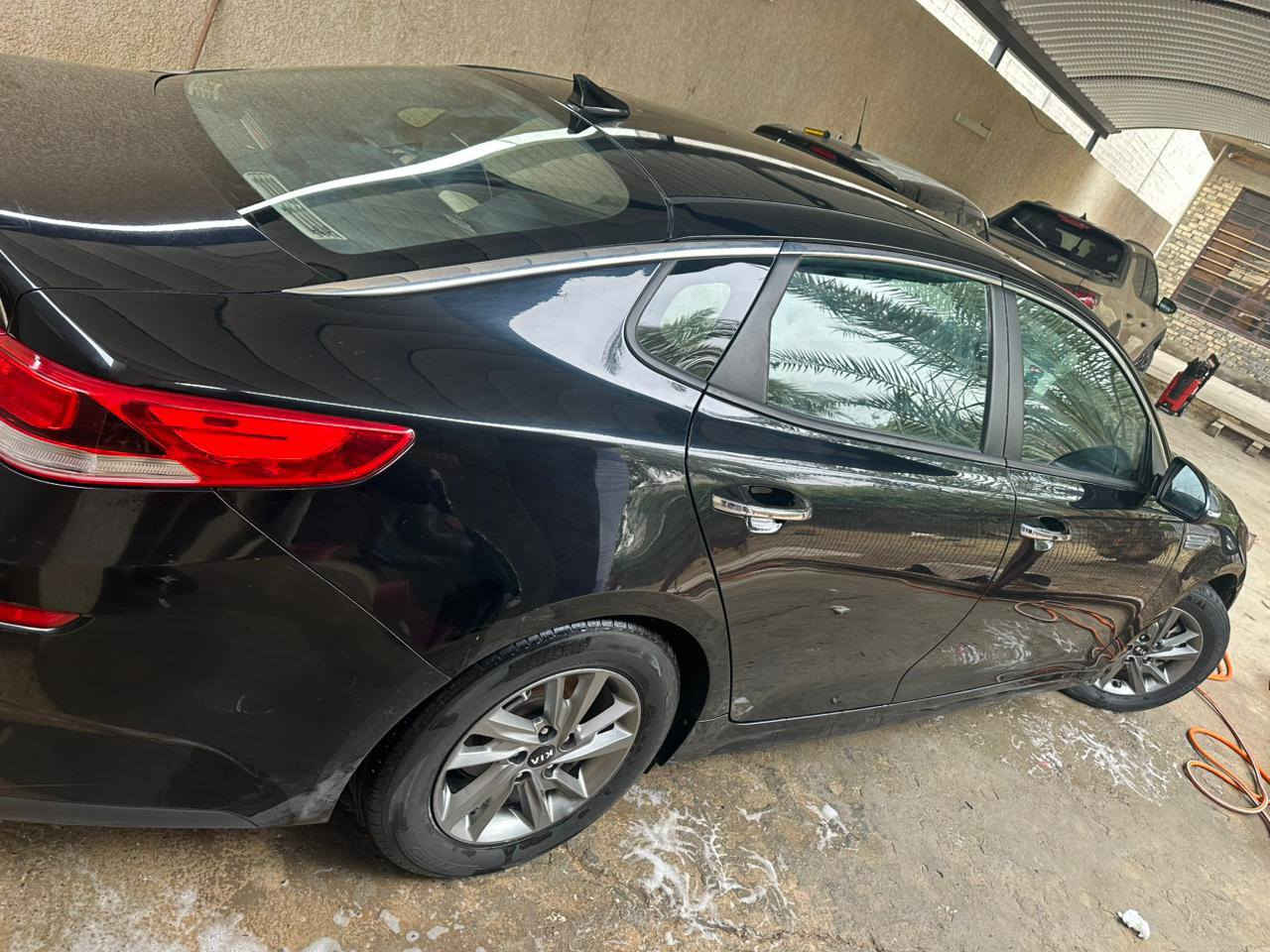 السلام عليكم
كيا أوبتيما وارد أمريكي  حادثها جاملغ  خلفي تخريب موديل 2019 للبيع 
فئة fe ومعروفة مواصفاتها 
مودات قيادة (نورمل ،ايكو،سبورت)
كار بلي 
تحديد مسار 
مثبت سرعه 
مانع انزلاق 
مانع اصطدام 
حساسات خلفية
رادارات جانبي وأمامي وخلفي 
السيارةماشيه 84  الف حقيقي 
السيارة بعدهي جديدة على ايدنا كير ومحرك خير من الله 
حدادية جديدة 
رقمها بغداد
السعر 130
العنوان بغداد الشعب بوب الشام
***********
