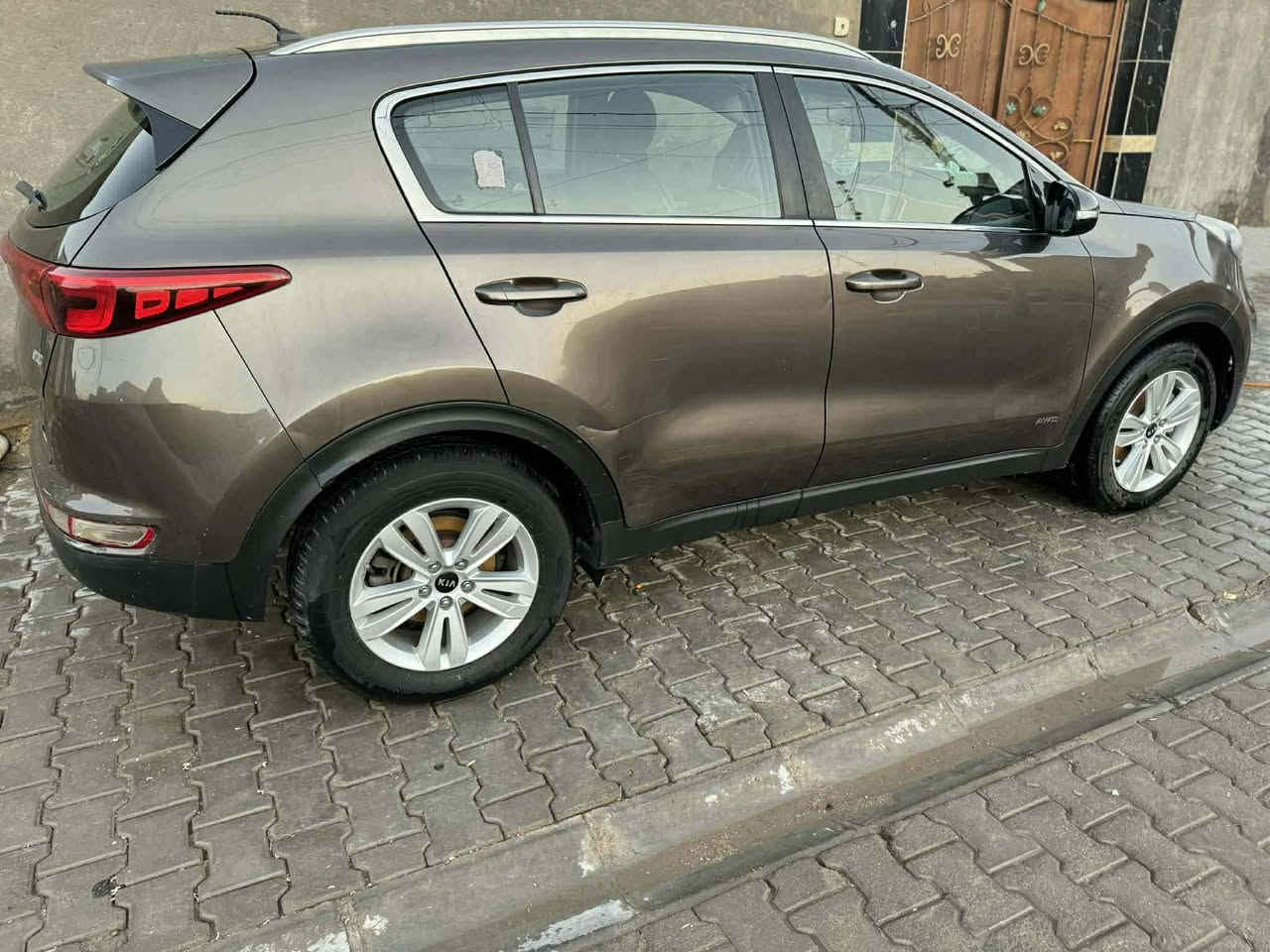 السلام عليكم سياره سبورتج خليجي 17مكفوله من الضربه بيها طخات بسيطه 
الاتصال ***********
