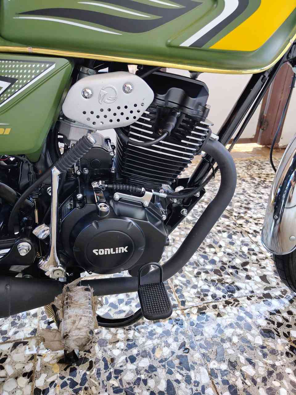 سلام عليكم دراجه فووول نظافه 
ماماشيه بعده زيرو الدراجه خير من الله بسمي 
بغداد بوب شام 
موديل 25 ... مكينه 200
سعر مليون بيه مجال 
تفاصيل الكثر اتصل ع رقم 
***********
