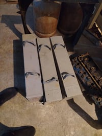 بطاريات لبيع علا فحص 07809076805