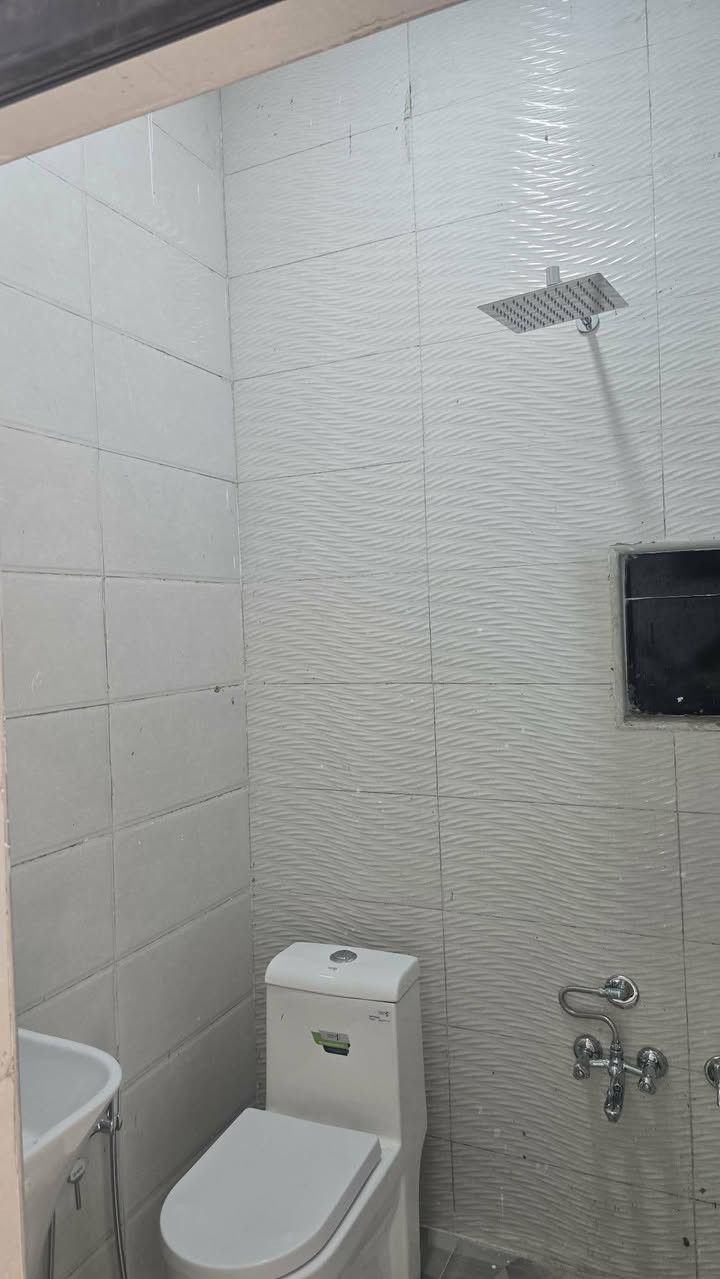 🏡 2 بيوت للبيع_بناء حديث
الديوانية / مجمع حيدر ابن حجي هندي حولي الجامعة . 
🔸طابو زراعي سند 25  . 
المساحة 100م² – طابق واحد
🔹 غرفه نوم + استقبال + صالة
🔹 2 صحيات
🔹 مطبخ
🔸 خدمات كاملة ماء مجاري تبليط انارة ليلية 
🔻 ملاحظة : لا نعمل بالاقساط 
📞 للاستفسار: [***********]
      او مراسلة الصفحة
