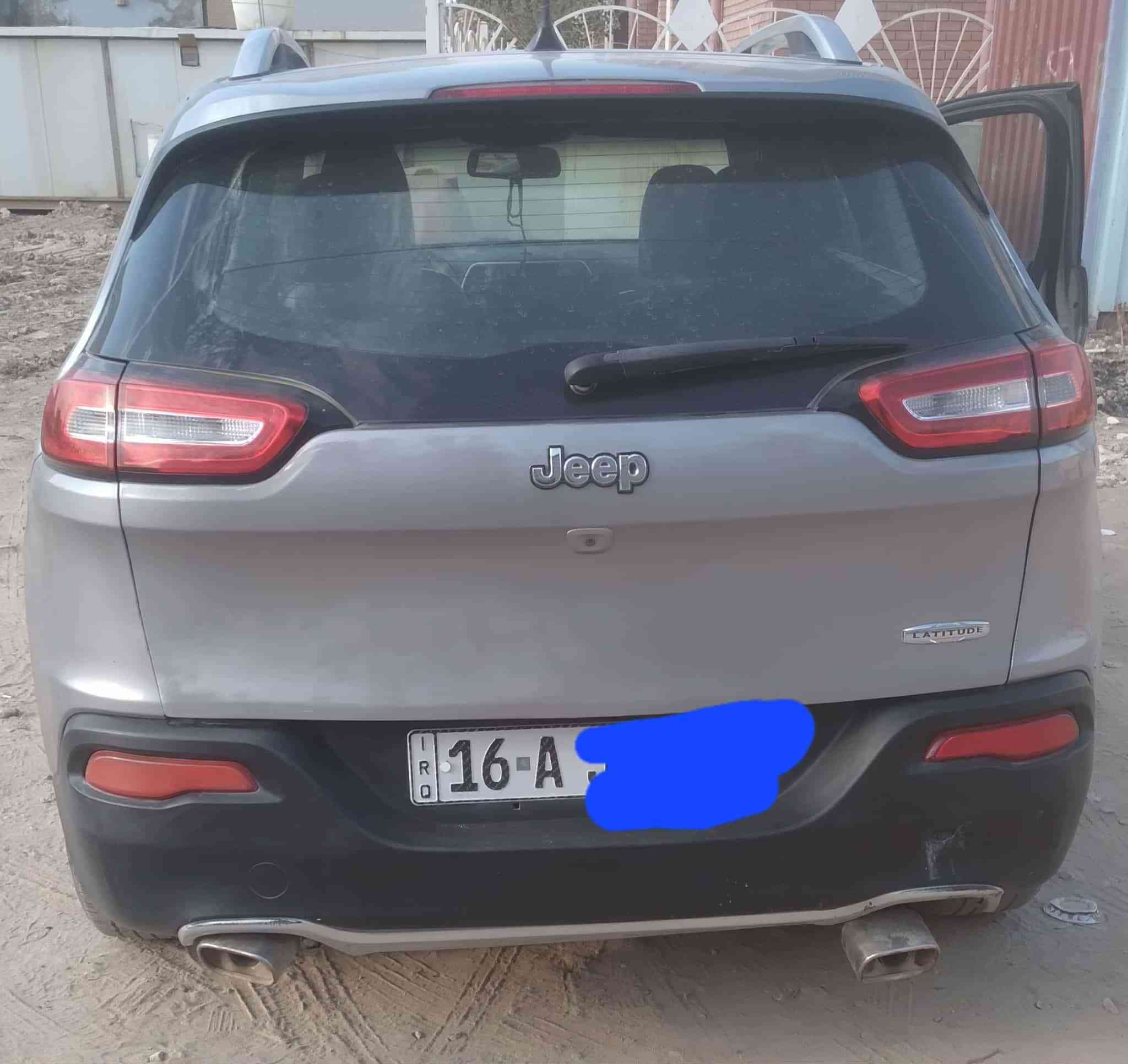 السلام عليكم للبيع السيارة ايرباك سليم
___________________________
♦️نوع السيارة:-جيب _شيروكي (بزون)
♦️الموديل:-2018
♦️ ماشيه   - 91 الف ميل 
♦️اللوحة:-  رقم قادسية انكليزي  باسمي
مكينه 2400 
المواصفات 
1-شاشة كبيرة
2-كامرة خلفيه
3_كشنات جلد
4-هند أبريك بصمة
5-كشافات زنون
6-لايت زنون
7-لد نهاري
8- اوتو ستوب 
9-ويل كب بلادي
10-بصمة تشغيل
11_بصمة أبواب
12-تحكم أستيرن 
13_حجم المحرك. 4 سلندر.                                             
14_داخل جالد اسود
15_ نقص بيه تبريد عاطل 
 بيه نواقص بسيطة سنوية ساقطة 
رقم الهاتف   *********** + 0786154464 بي واتساب 
مكاني بالديوانية  السعر 120 $
