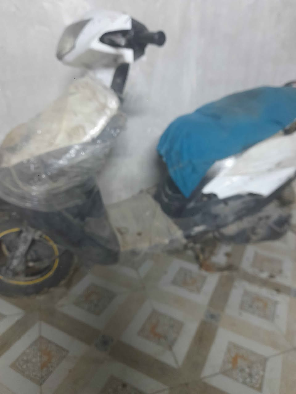 سلام عليكم دراجه البيع شغاله سعره ١٢٥ الف مكاني الزعفرانيه يم عمارات سعيده *********** بغداد, العراق
