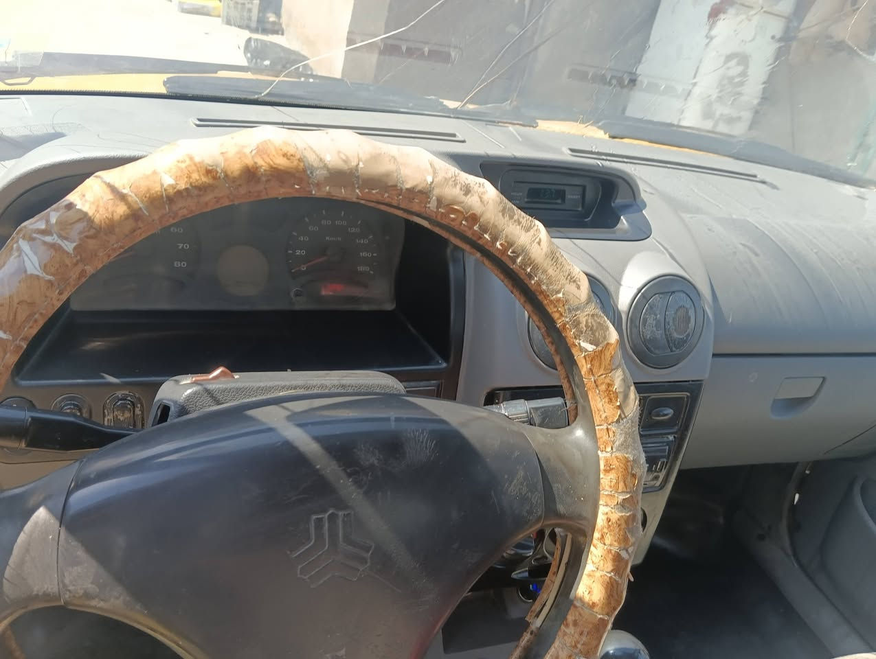 سلام عليكم سايبه 2012 للبيع سعر 23وبيه مجال حك جيبه مصفره هيه وغرامه سنويه جديده رقم نكليزي تحويل مباشر هزه جديده ***********
