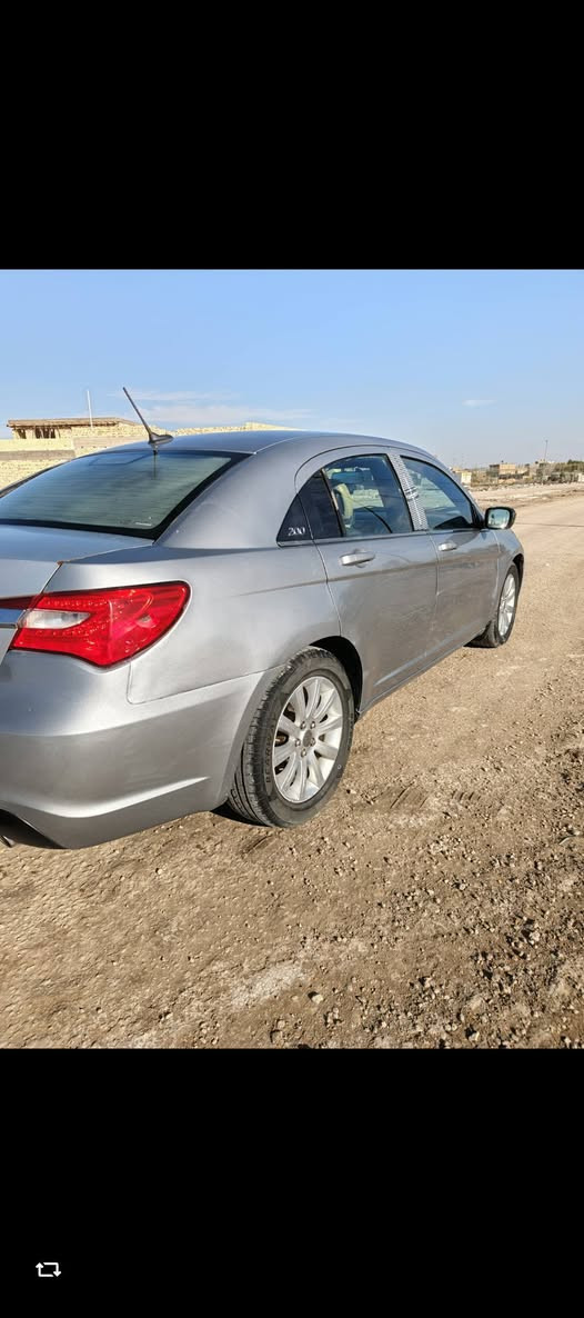 السلام عليكم
سياره c200 موديل 2014 
السياره رقم دولي بغداد بأسمي 
مكان السياره في بابل مركز المدينه 
السعر 80 ورقه وبيها مجال 
حادث السياره قبق الجنطه ومبدل بلادي في أمريكا
وبالعراق صبغ جاملغ خلفي بدون تعمير وسبب الصبغ جراد 
مكينه كير خير من الله ترايك وين ما تريد 
تبريد منظومه جديده بالكامل 
أي أستفسار أتصل على الرقم ***********
