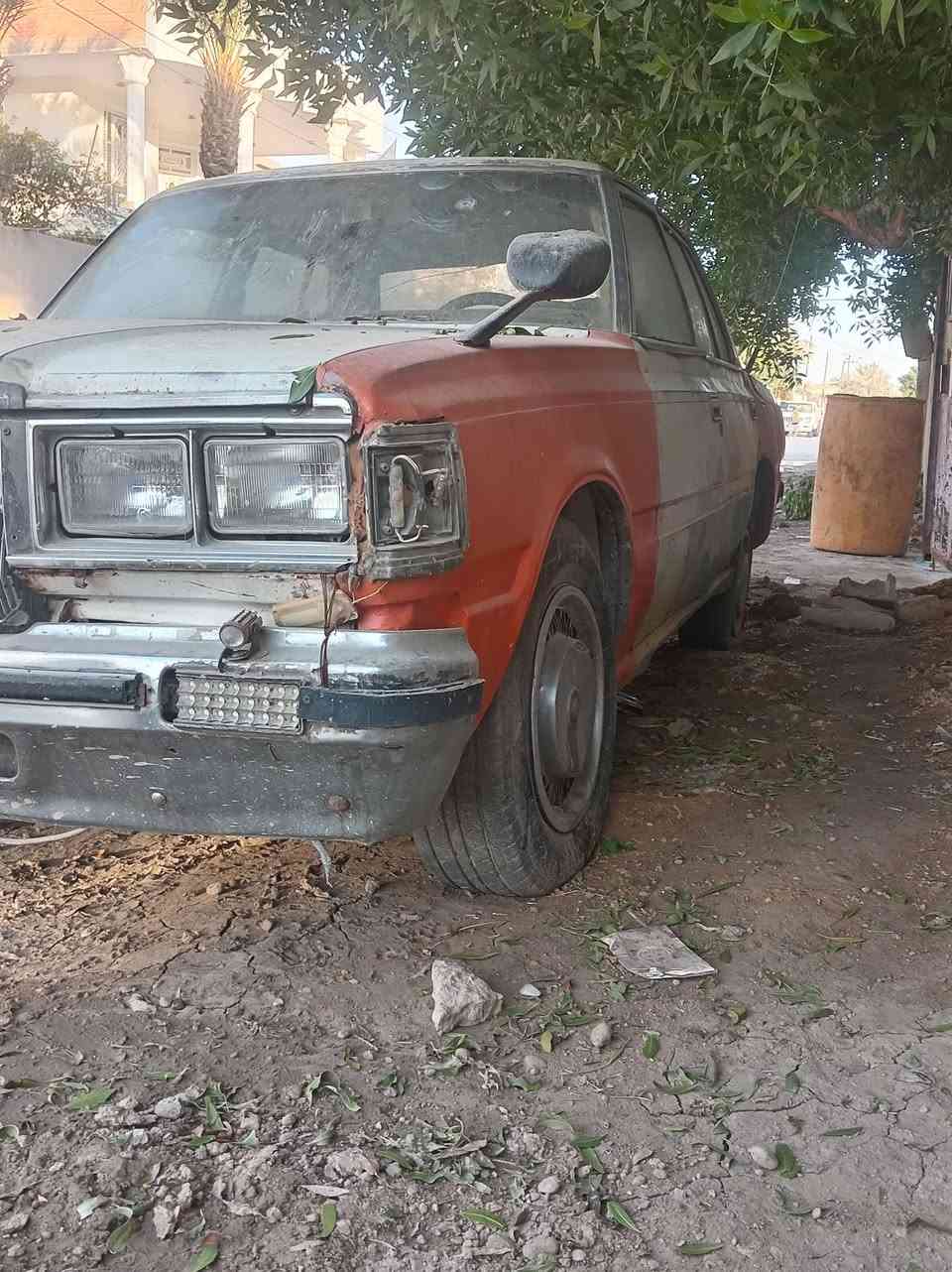 كراون موديل ٨١ كير ومكينه ونجي شغالات ابيع كوم حديد. (مكلف بنشر) السعر ١٠ وبيها مجال ***********
