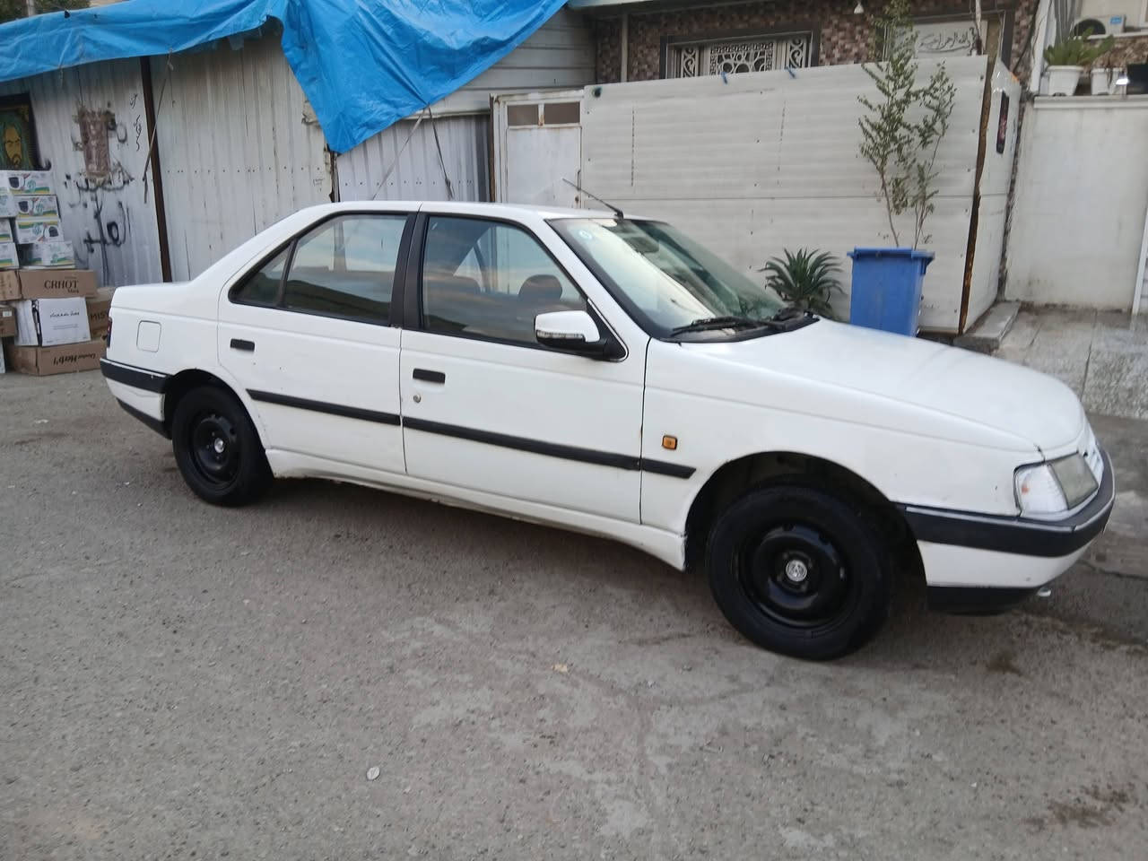 سلام عليكم بيجو GLX موديل ٩ محور كورله كامله سياره خير من الله سعر ٣٨ مكاني حي اور ***********
