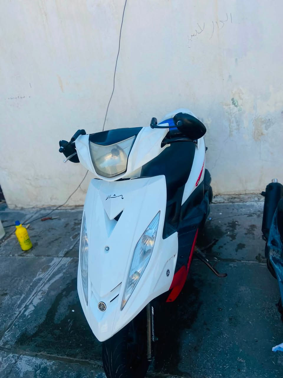 سلام عليكم دراجه GTR للبيع دراجه حلوه وناعمه خير من الله مداريها بانزين محسن شرط من الهوز دهن ابدللها موتل كل 20 يوم حلوه بيها بس الكفر الامامي والترايش تجاريات الباقي بلادي كمرك ومنفيس بيها 850 وبيها مجال للطيبين مكاني بغداد الحريه 
رقم:***********

