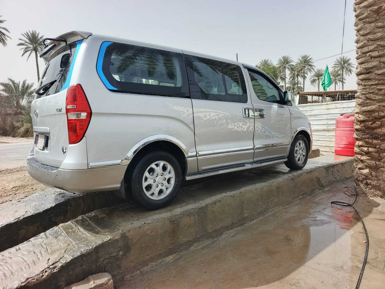 السلام عليكم سياره للبيع موديل 2010 مسكر اصل سياره مال جناي خير من الله جير عادي سعر 120 مكان بابل حمزه الغربي***********
