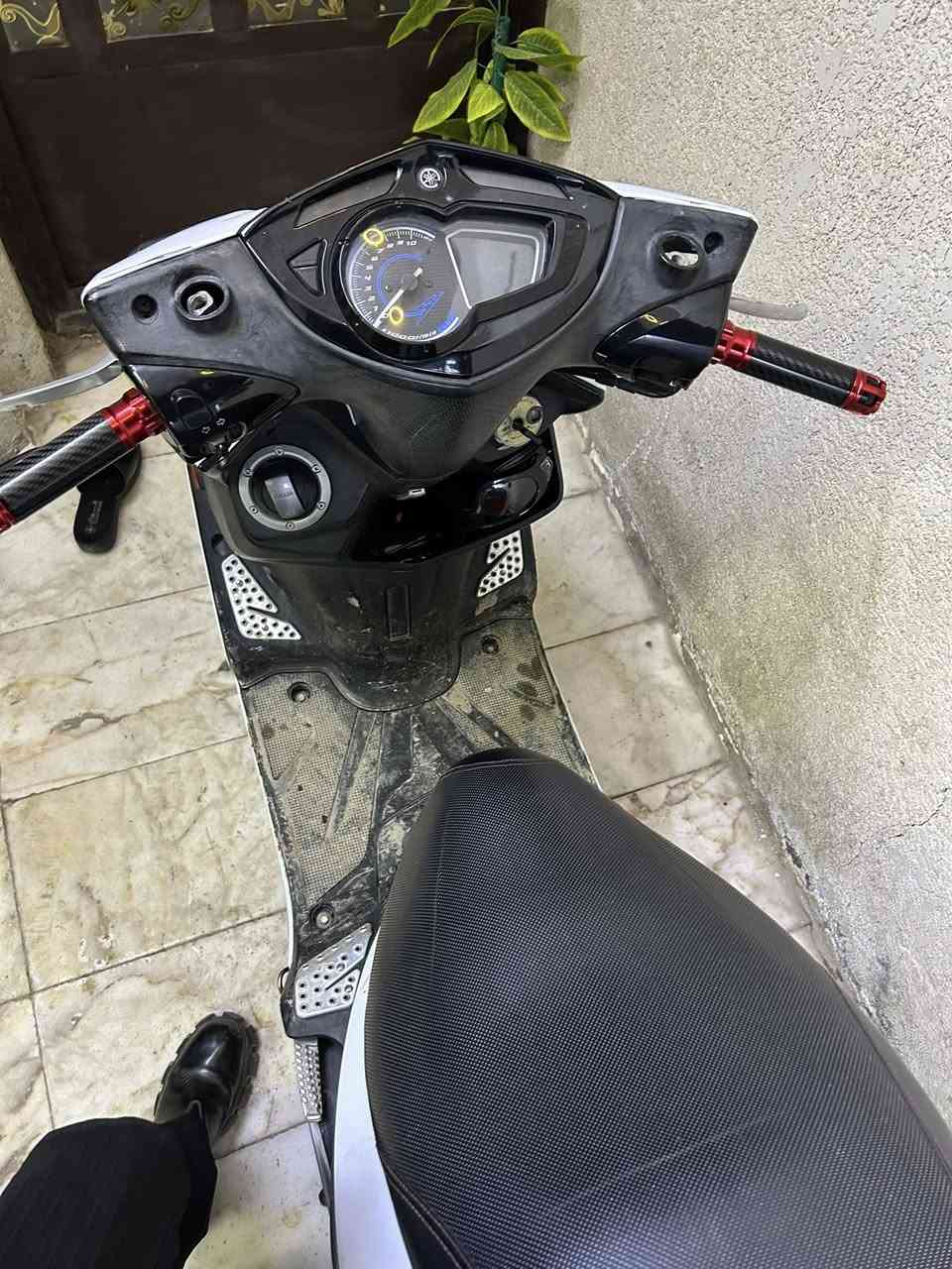 للبيع سكنس لد 
دراجة يابانية قبق نفخ 
مكينة بلادية 
مكفولة كفالة عامة
فقط لسبايدر تجاري 
بـ1350
مكاني بغداد
***********
