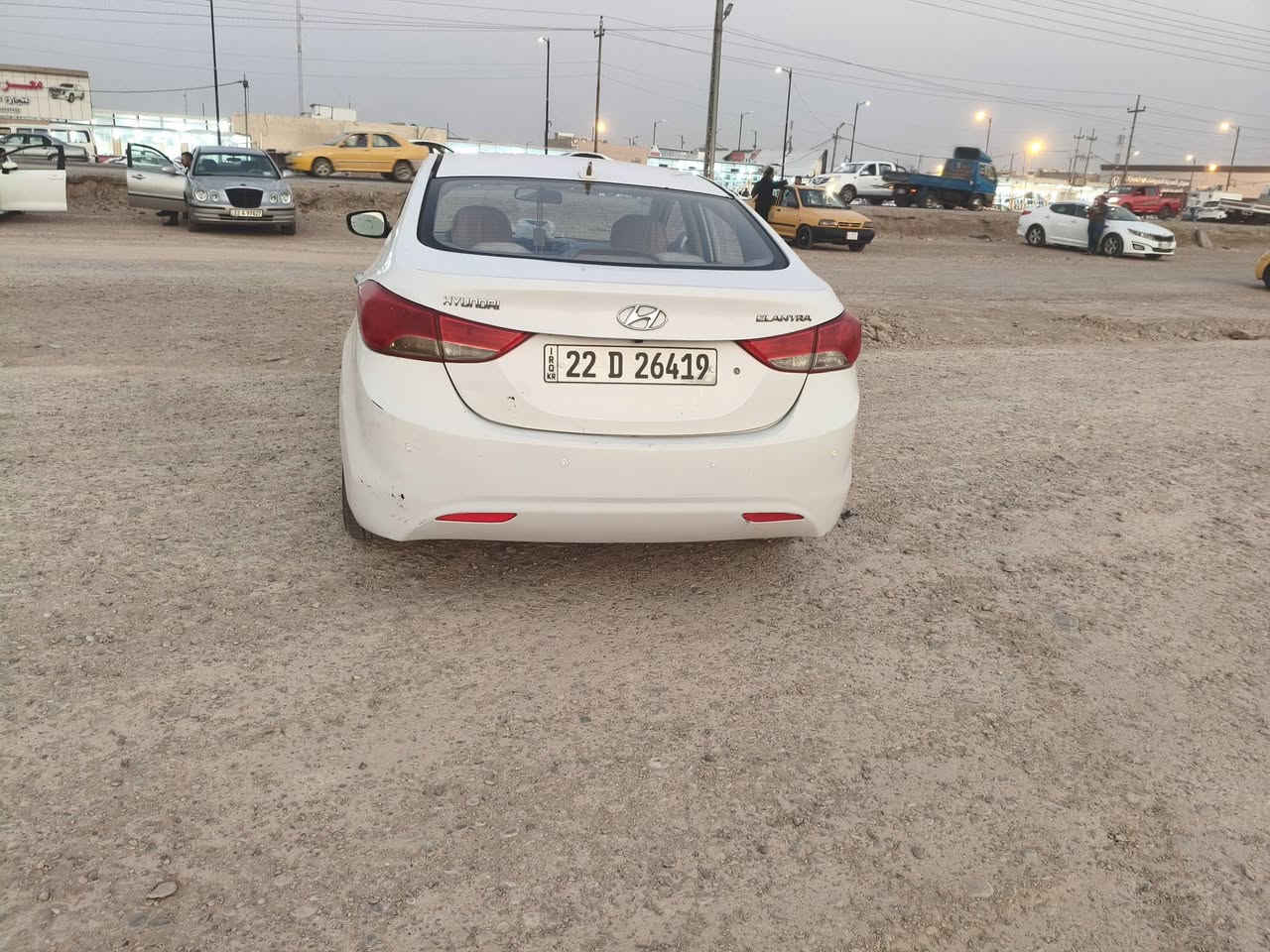 الانترا خليجي 20012 حمرك 1600 السعر 95 بيه مجال للشراي ***********
