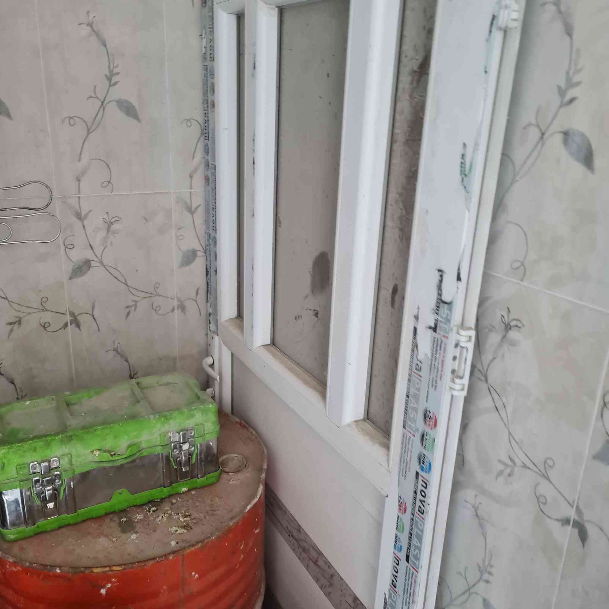 🚪 للبيع باب PVC مستعمل نظيف
باب PVC بحالة جيدة جداً، نظيف وجاهز للتركيب.
مناسب للحمام أو المطبخ أو الممر.

✔ مع الإطار
✔ زجاج علوي
✔ استعمال خفيف

💰 السعر: 80 ألف دينار (قابل للتفاوض)
📍 الموقع: النجف

للاستفسار راسلني على الخاص.***********
