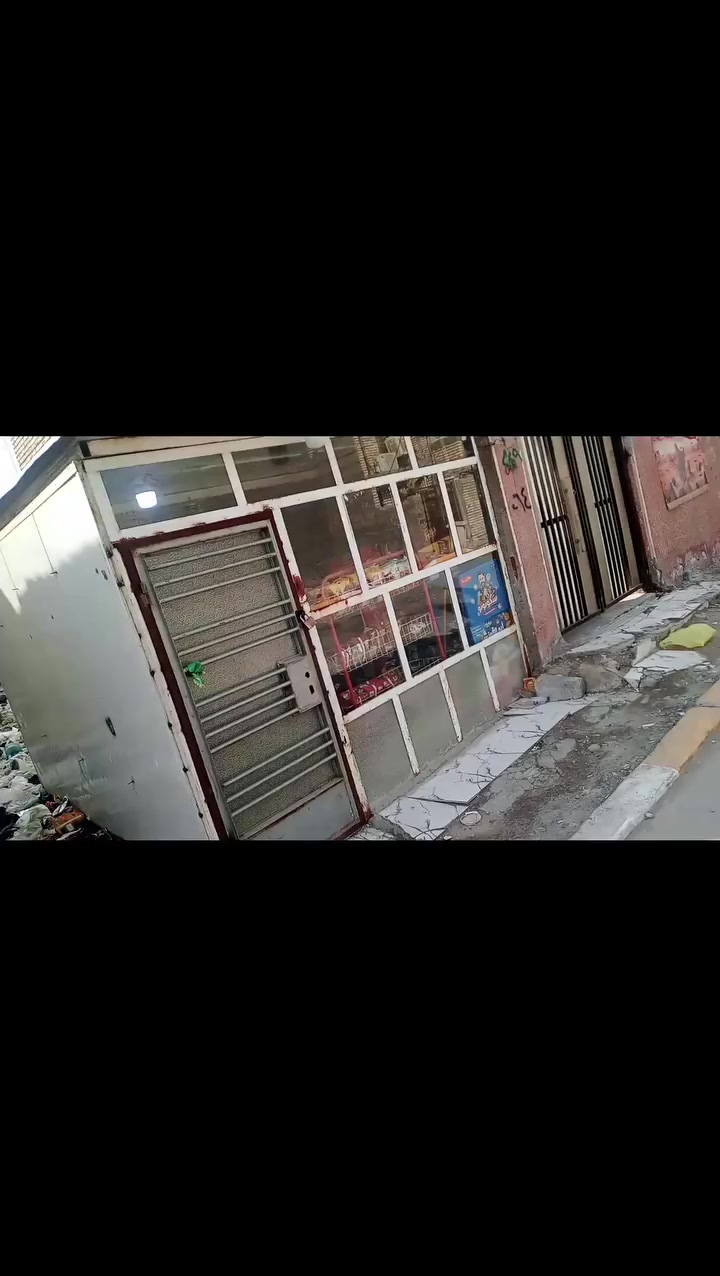 محل للبيع سعر ب400 مع مجال مكاني شارع ابو سمير ***********
