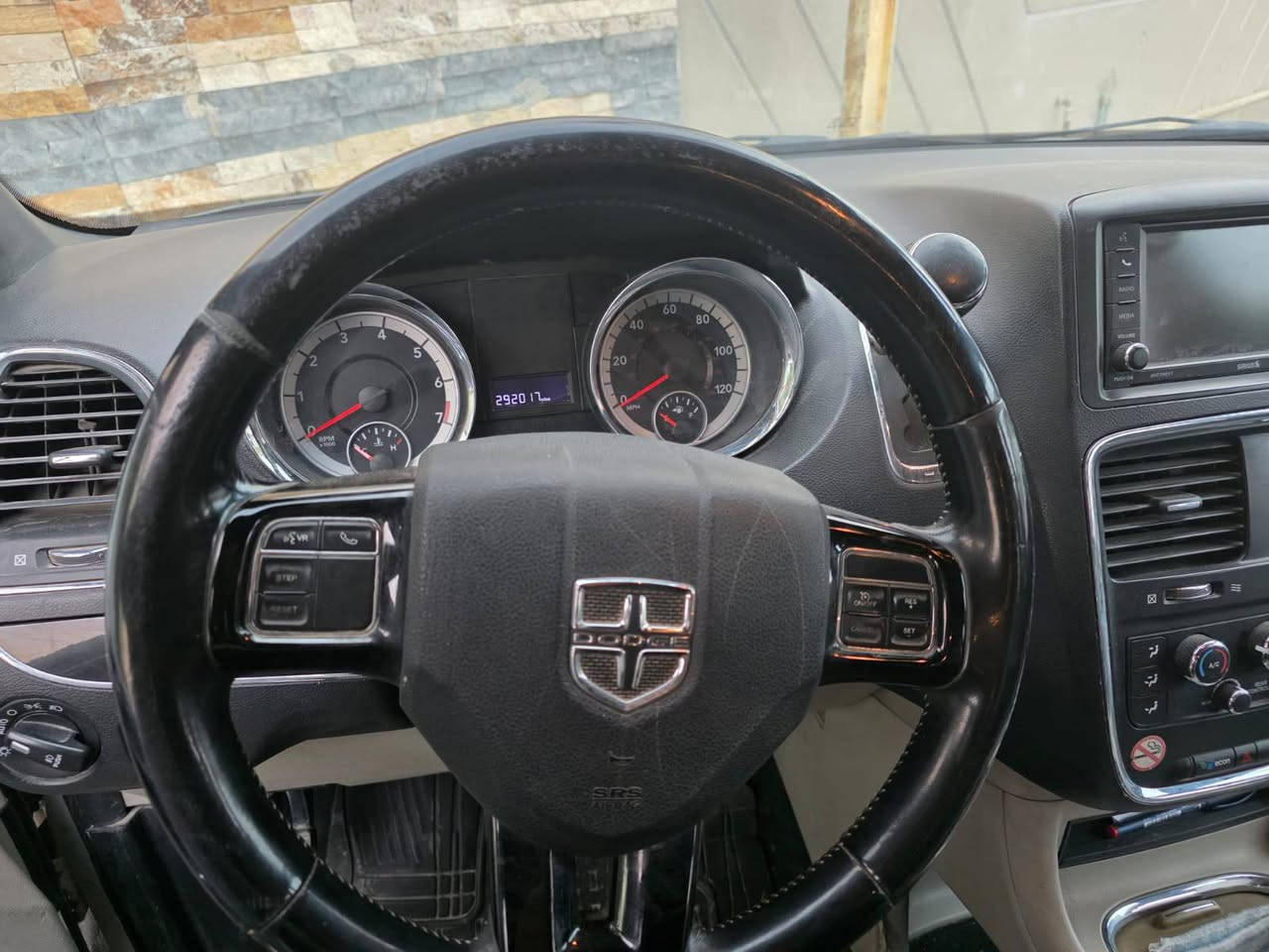 السلام عليكم
دوج كرفان 2019 sxt 

البيبان كهربائيه والصندوك كهربائي

ماشيه 50 تقريبا

بسمي تحويل مباشر رقمها بغداد 

السعر 165 مكاني بغداد


**إذا كنت صاحب هذا الإعلان وتريد حذفه لأي سبب، رجاءا أرسل رسالة إلى الدعم الفني**